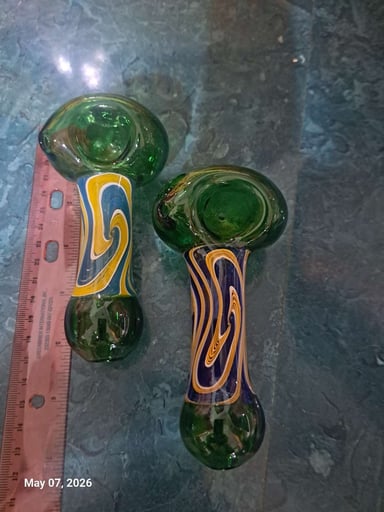 Preview pic of 1 Large Green Wig Wag Spoon Pipe