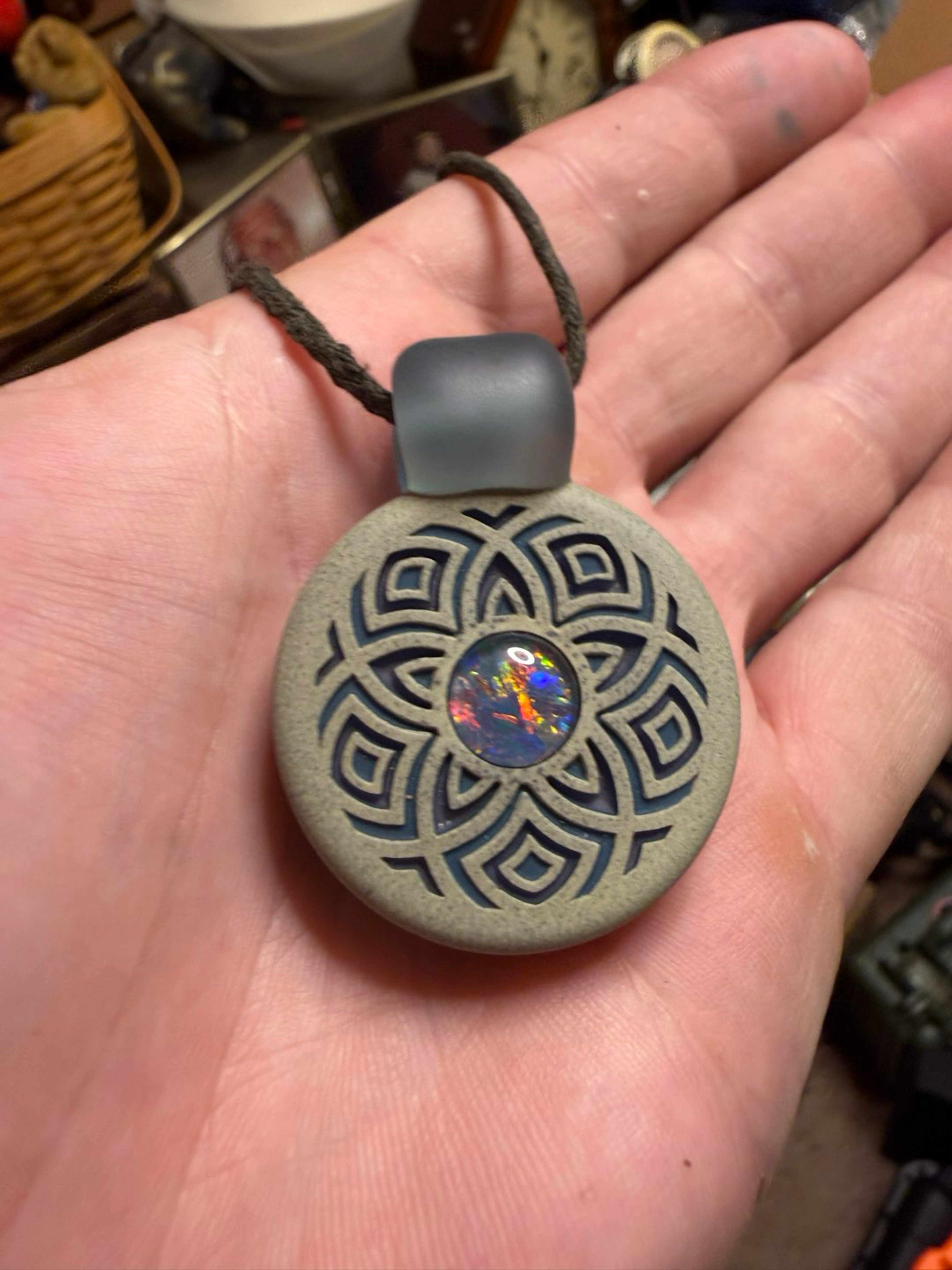 Preview pic of Glassmaze Mandela Orchid Pendant