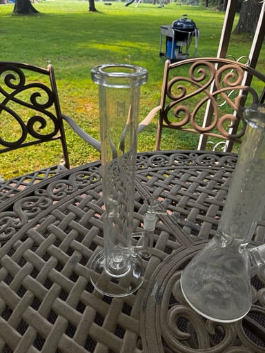 Preview pic of Human Grade vertical bong