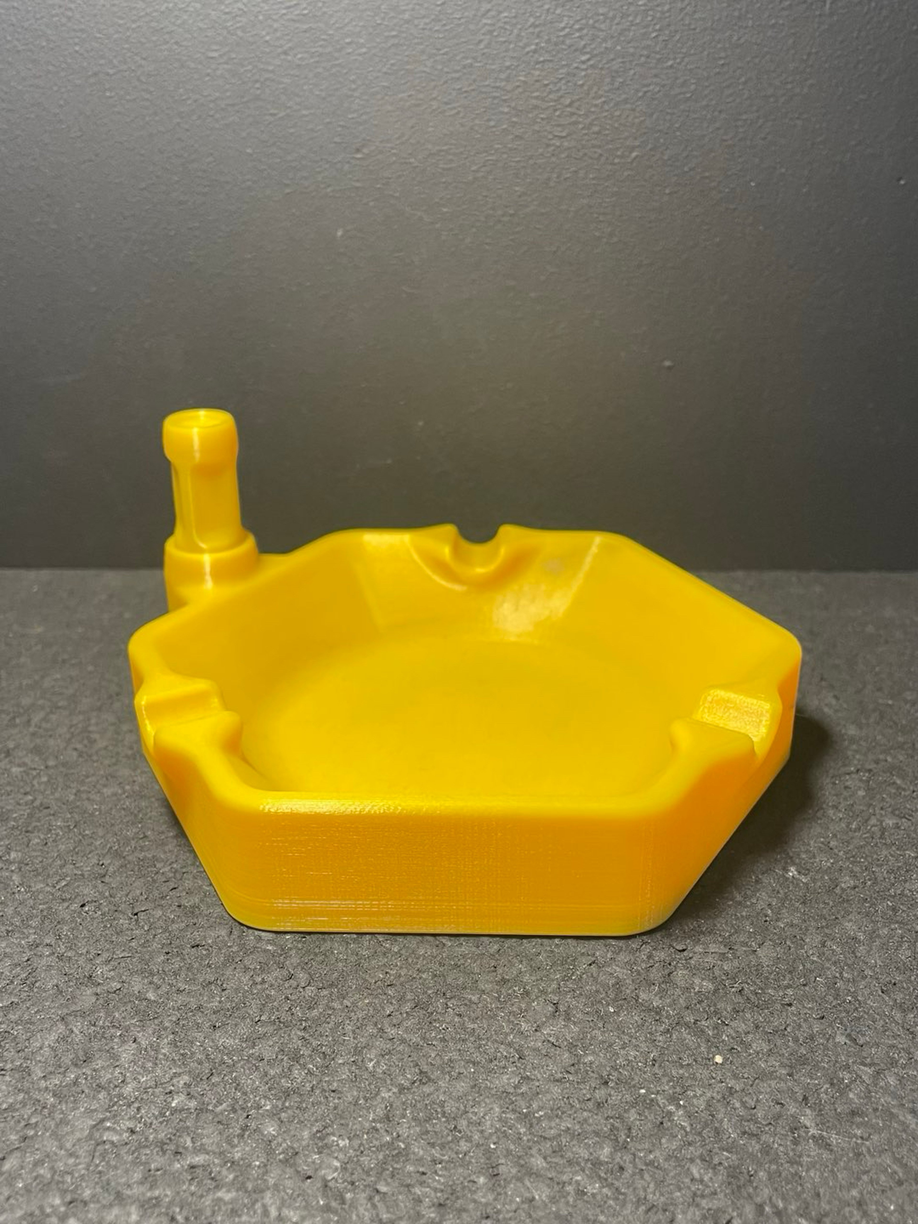 Preview pic of Glob Mob Ashtray w/ Poker