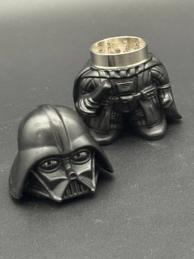 Preview pic of Darth Vader 3 Piece Mini Grinder