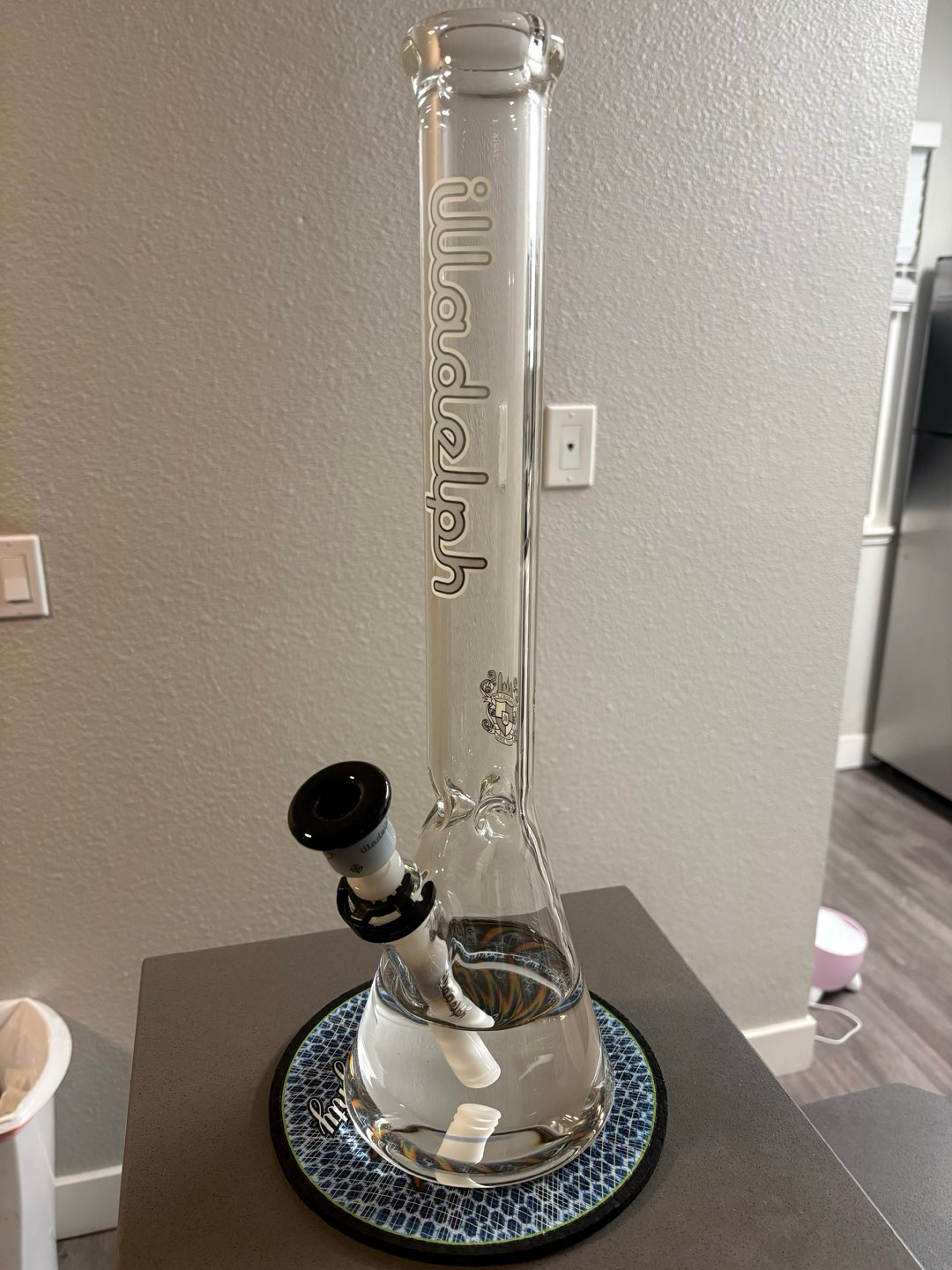 Preview pic of Illadelph Medium 9mm Beaker