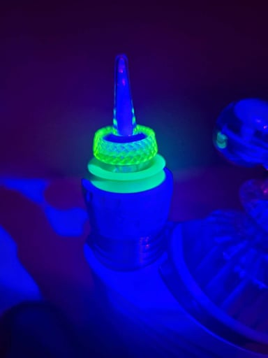 Preview pic of Juicy Bones glass puffco joystick