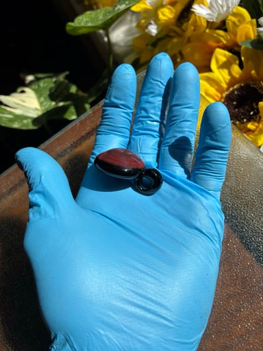 Preview pic of Solid pendant red on back