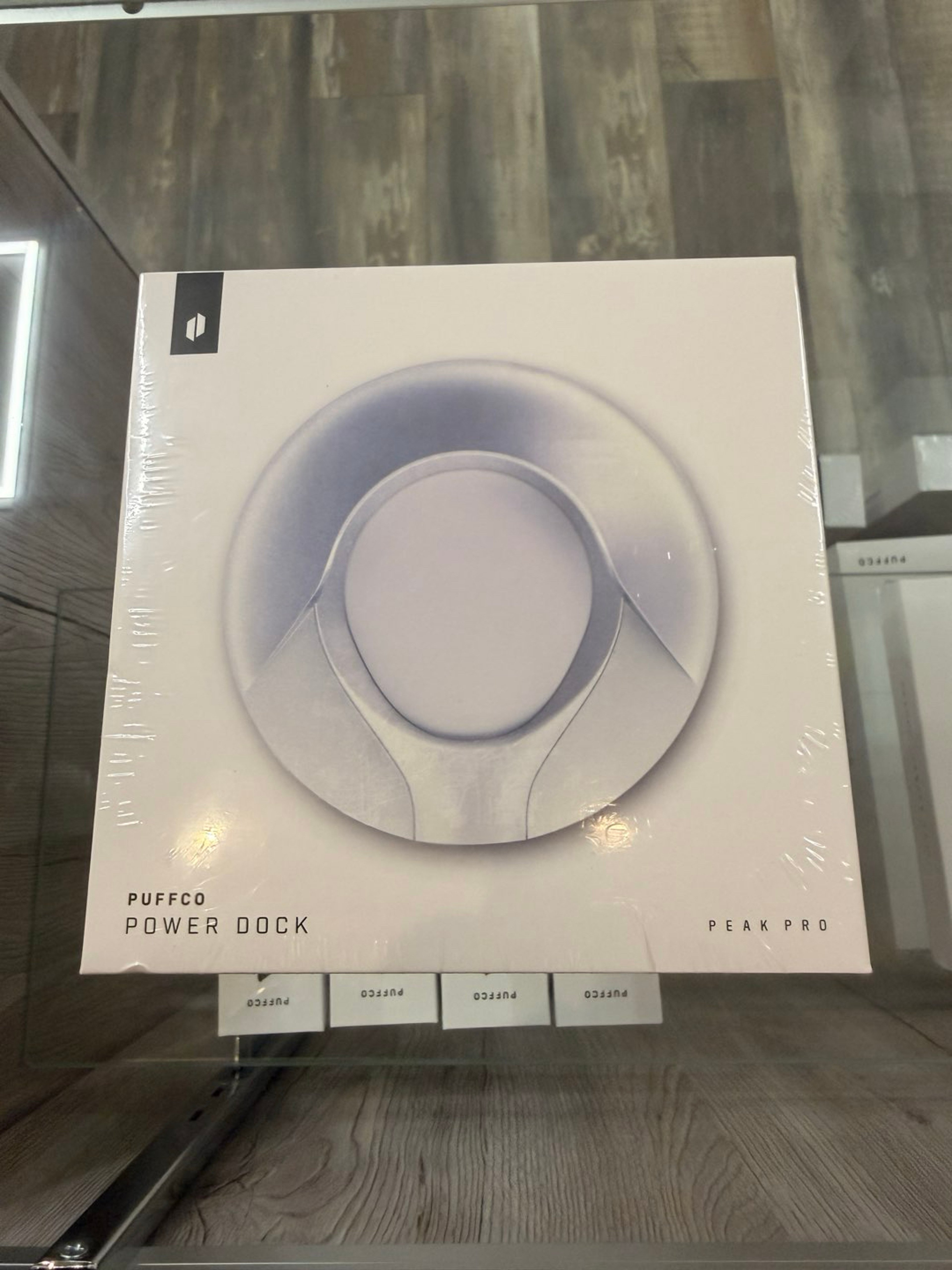 Preview pic of Puffco Peak Pro Wireless Charging Dock (White)