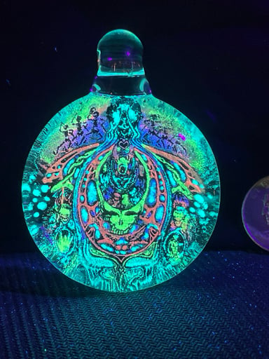 Preview pic of Berzerker Glass Rainbow UV Terrapin Steal Your Face Pendy