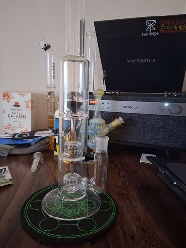 Preview pic of IV Glass 18in Tube