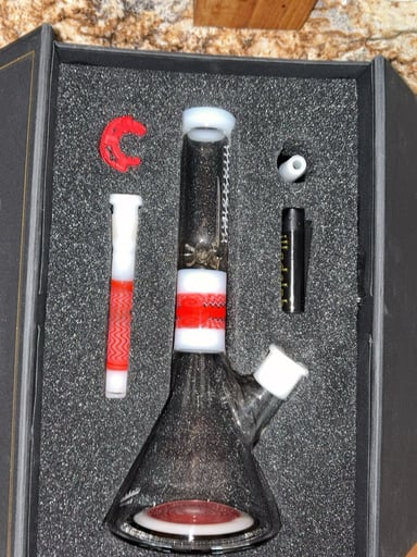 Preview pic of Illadelph Worked Mini Beaker with Goldman slide