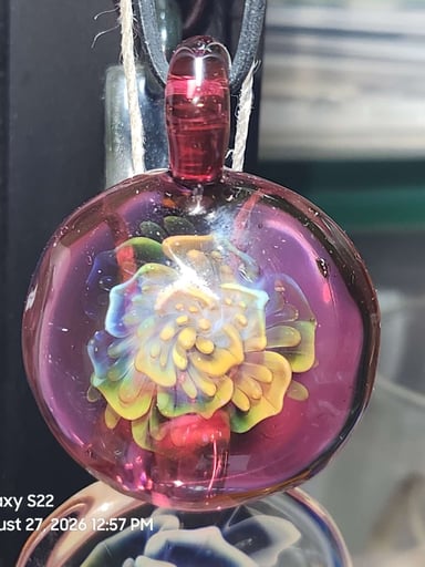 Preview pic of Fume flower pendant