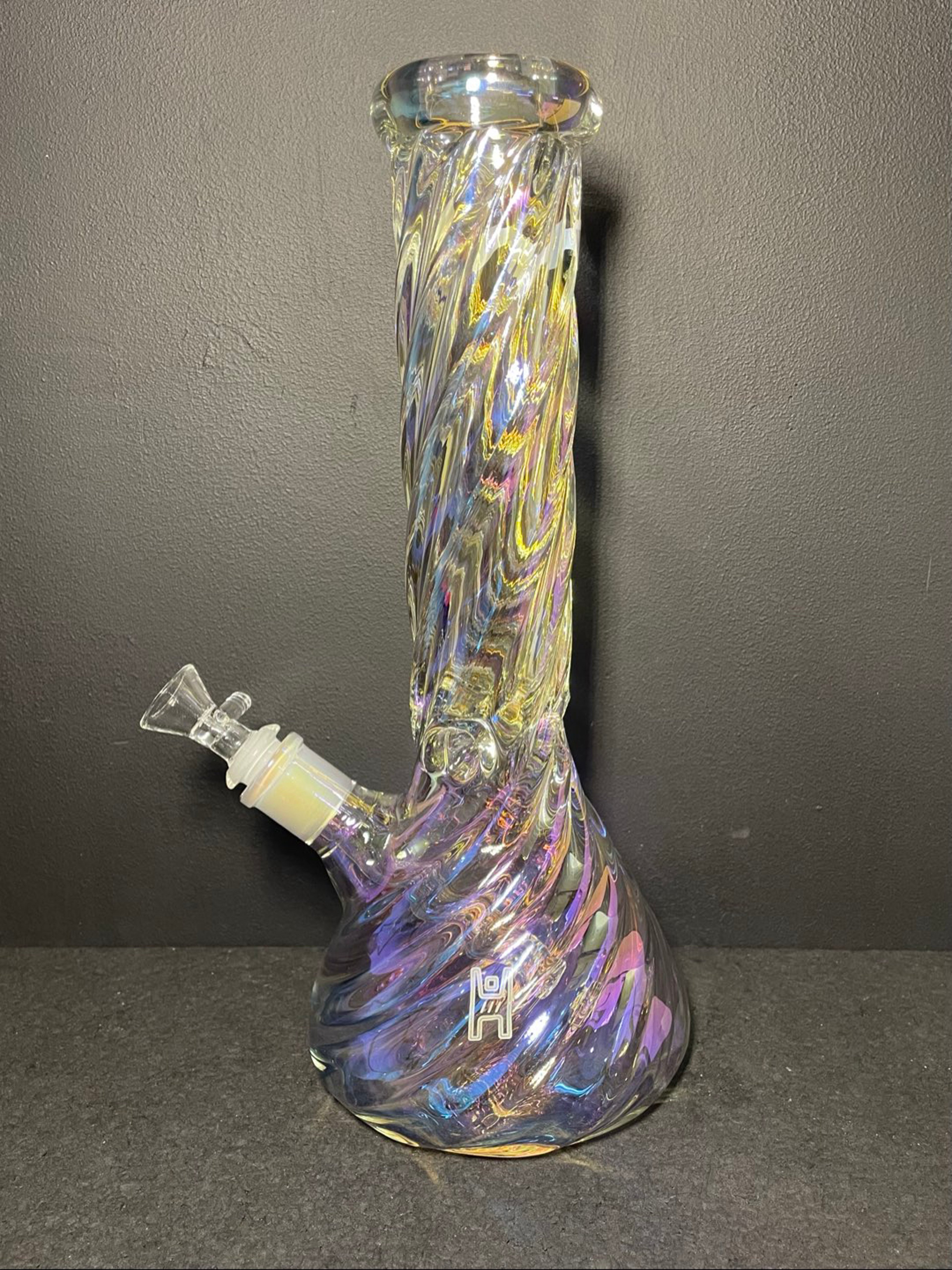 Preview pic of 12” Twisted Iridescent Beaker