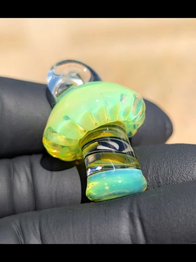 Preview pic of Mushroom pendant opalescent green