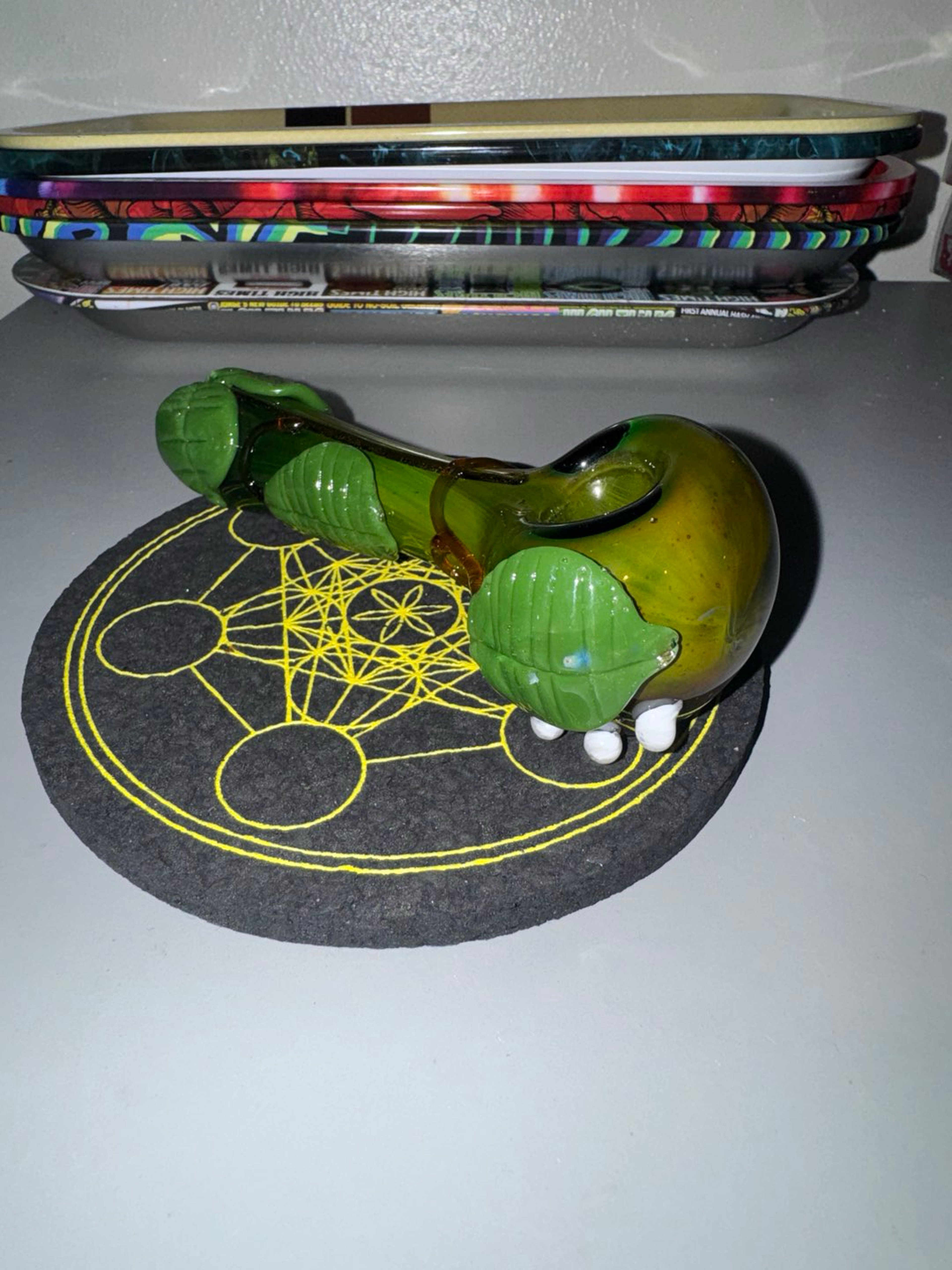 Preview pic of Beautiful Botanical Pipe