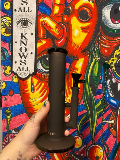 Preview pic of black straight shooter bong / dab rig