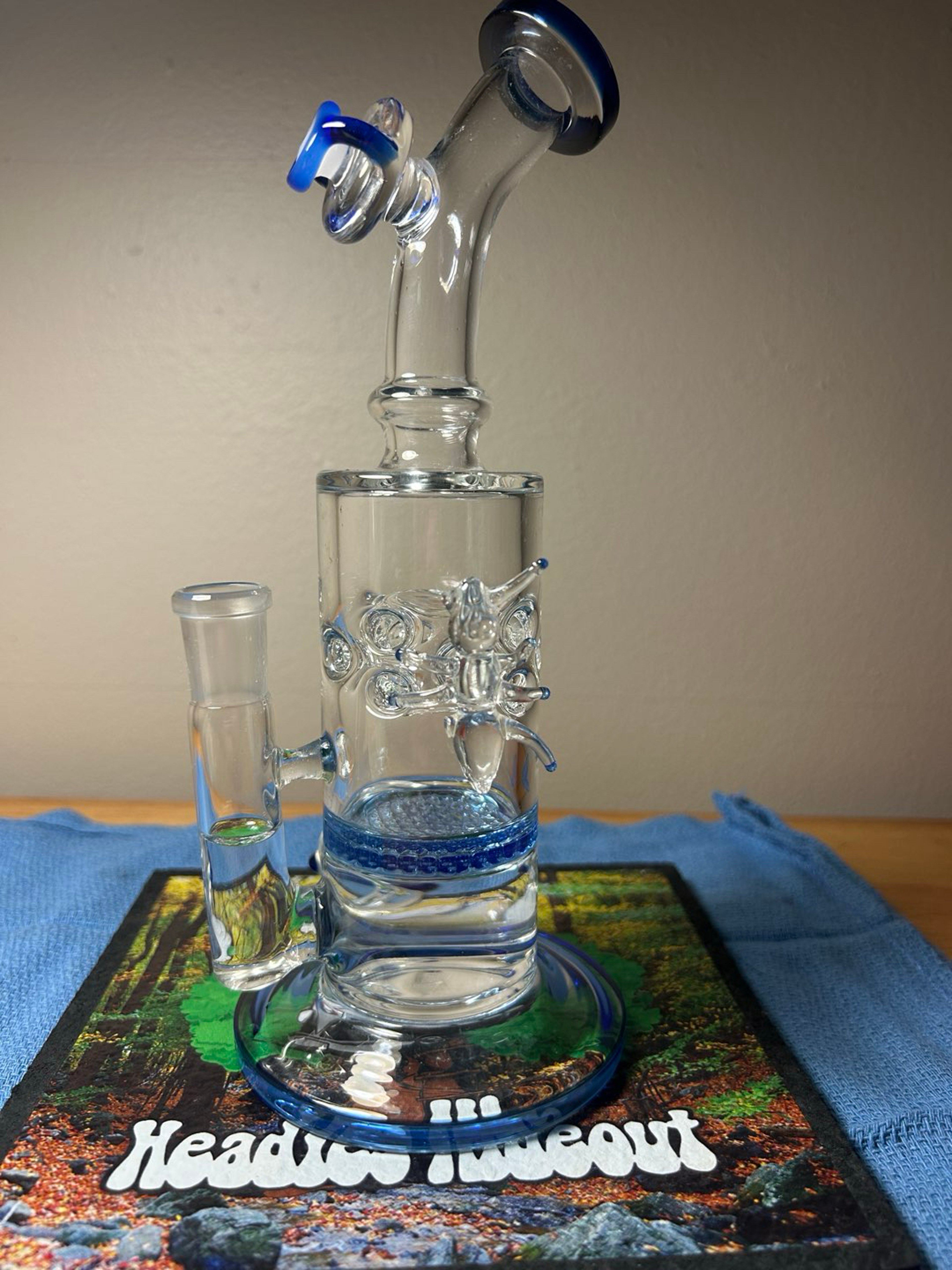 Preview pic of Beetle Rig accented in Cobalt Blue w/ Honeycomb + Internal Swiss percs
