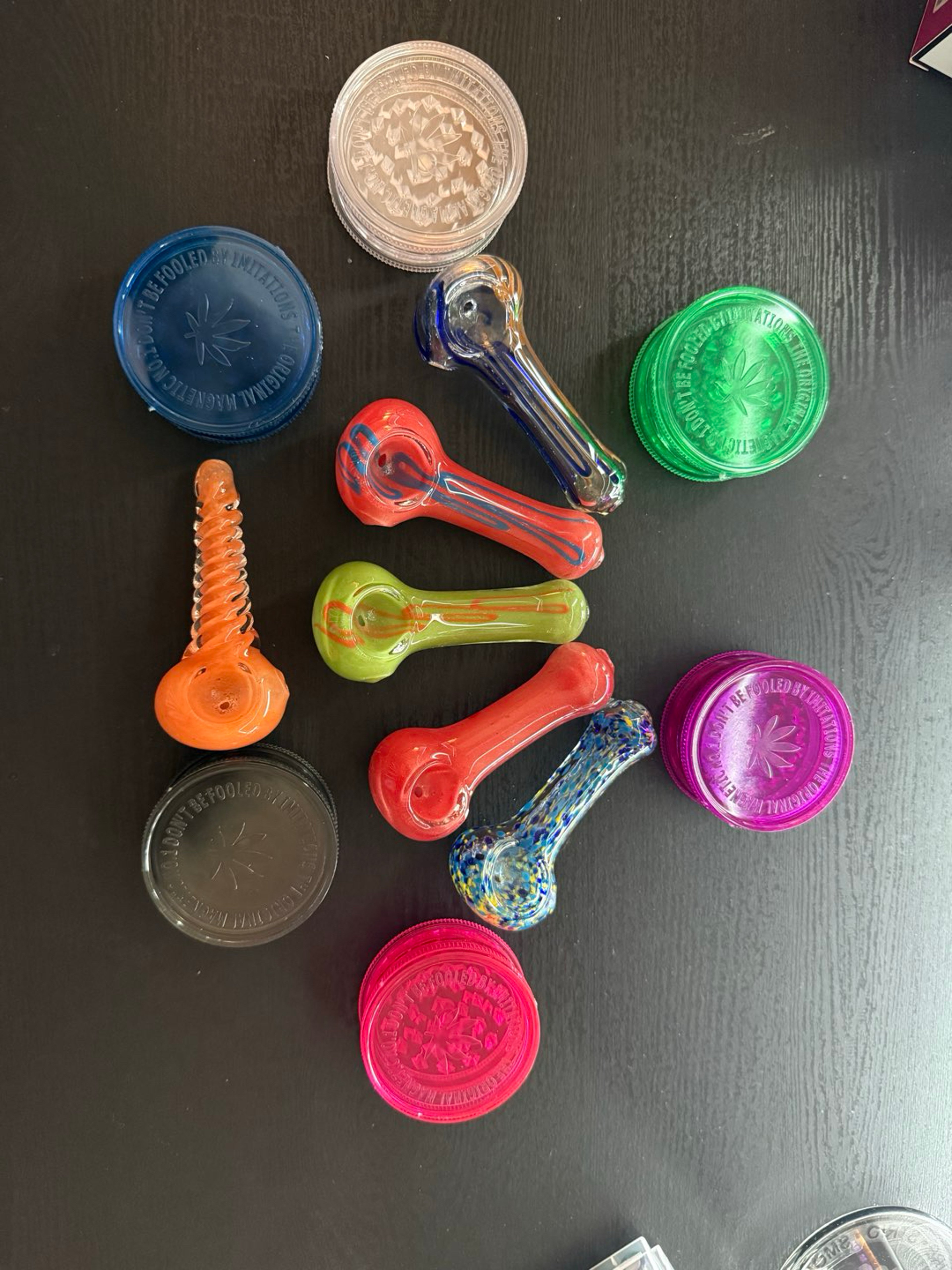 Preview pic of 1x Handpipe and Grinder Bundle (NEW)