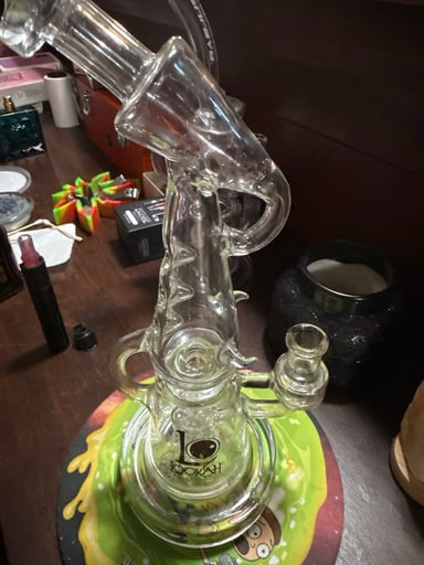 Preview pic of lookah bong