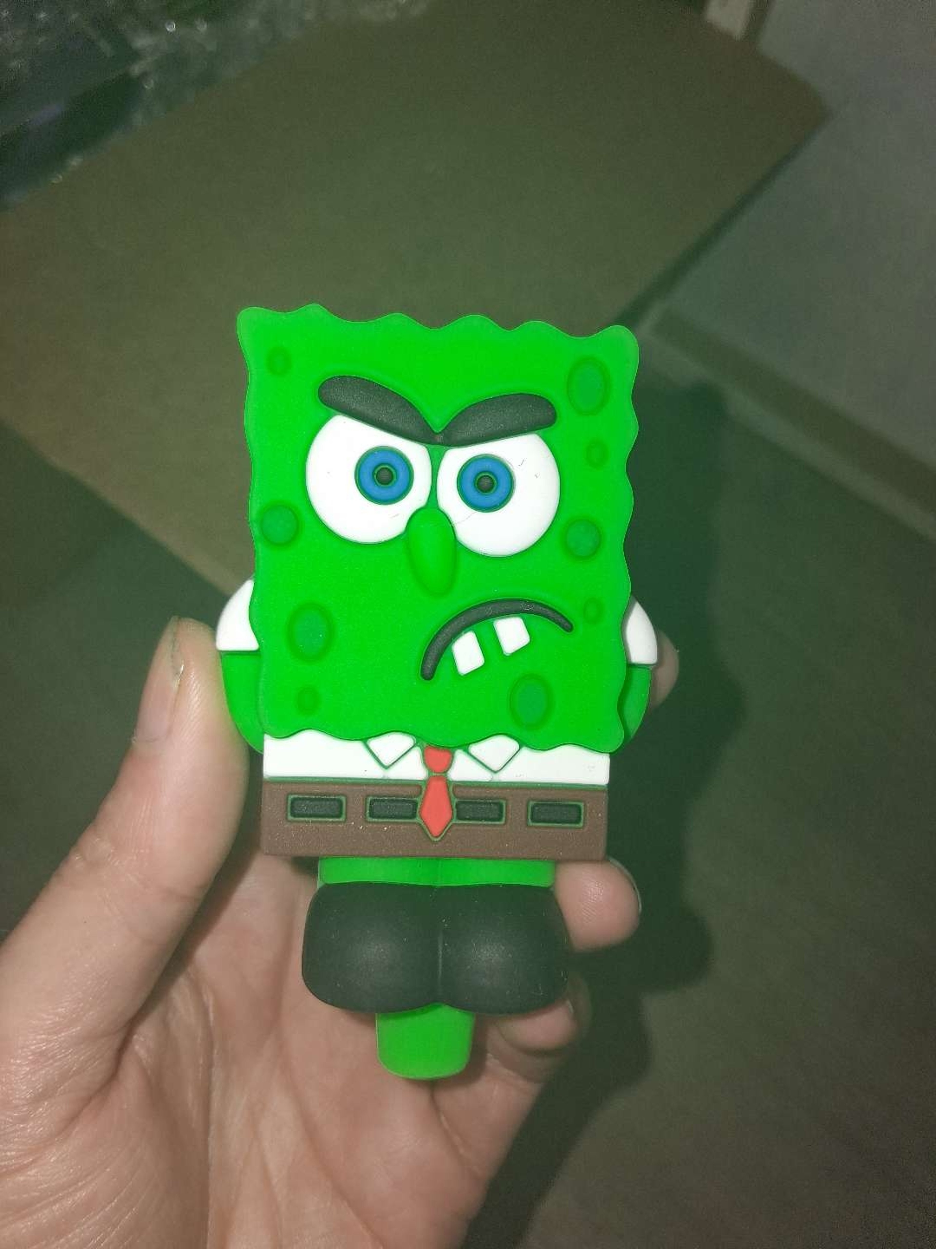 Preview pic of SpongeBob SquarePants Green Hand Pipe with Removable Glass Bowl