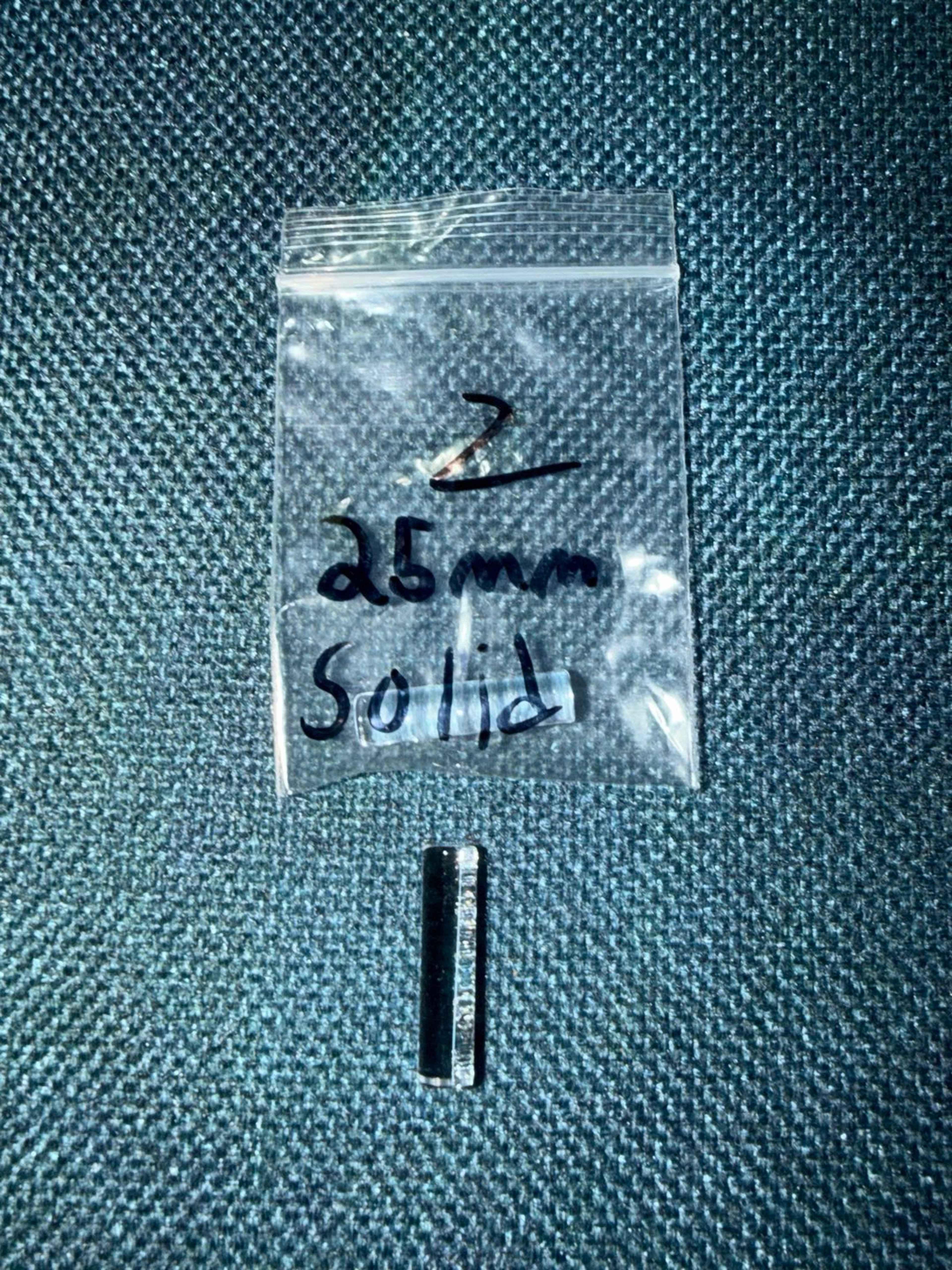 Preview pic of 25mm solid quartz pillar