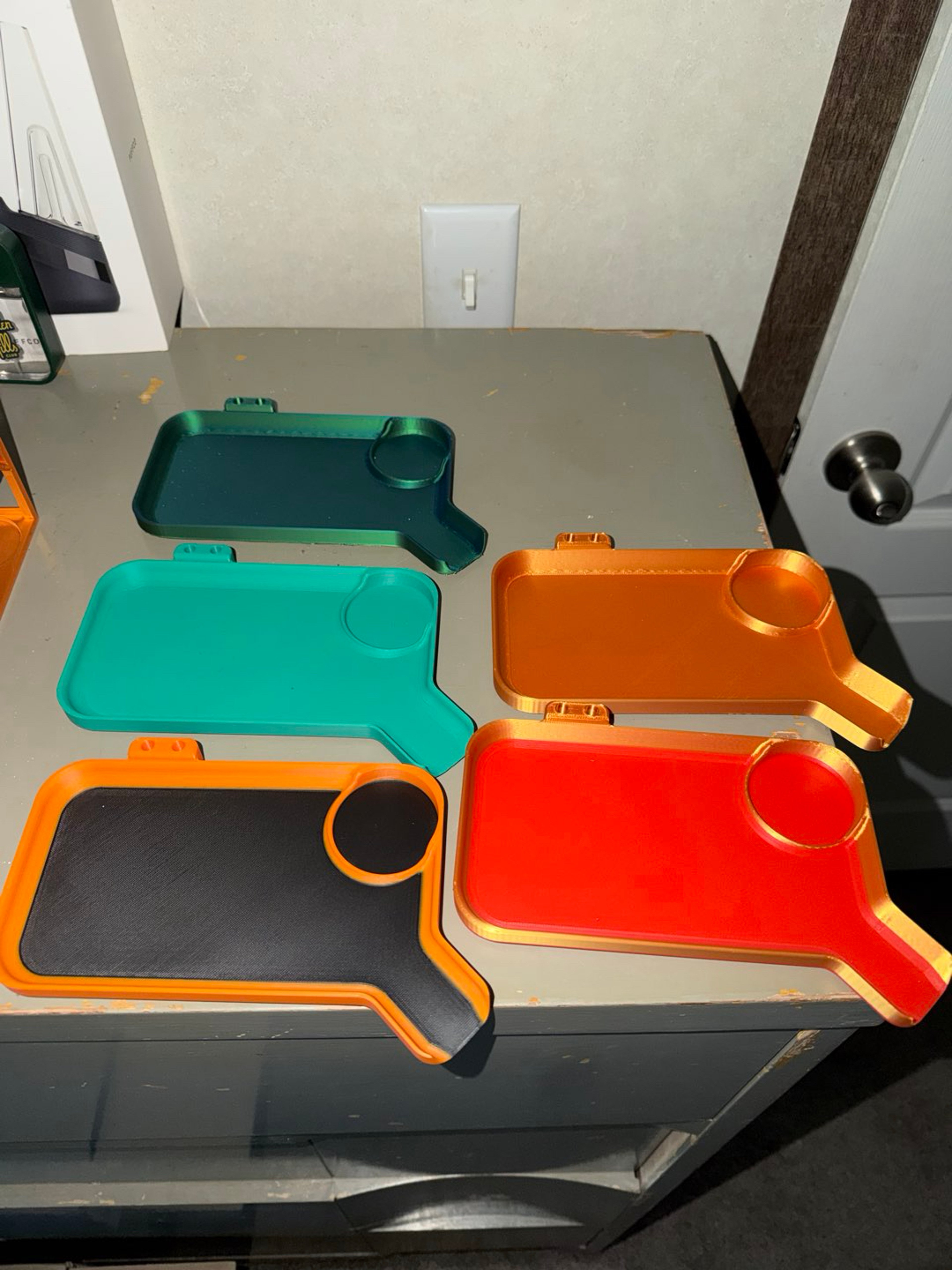 Preview pic of Rolling tray with jar holder