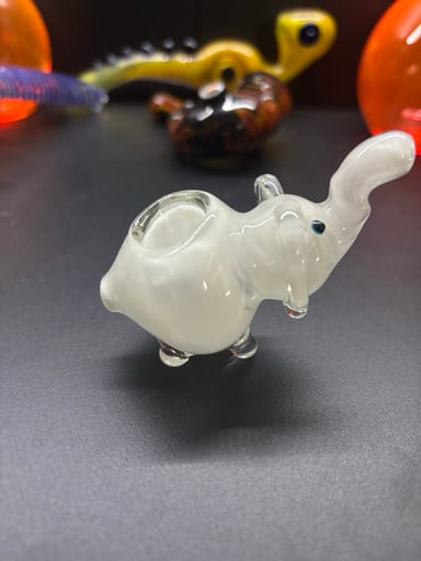 Preview pic of White glass elephant pipe