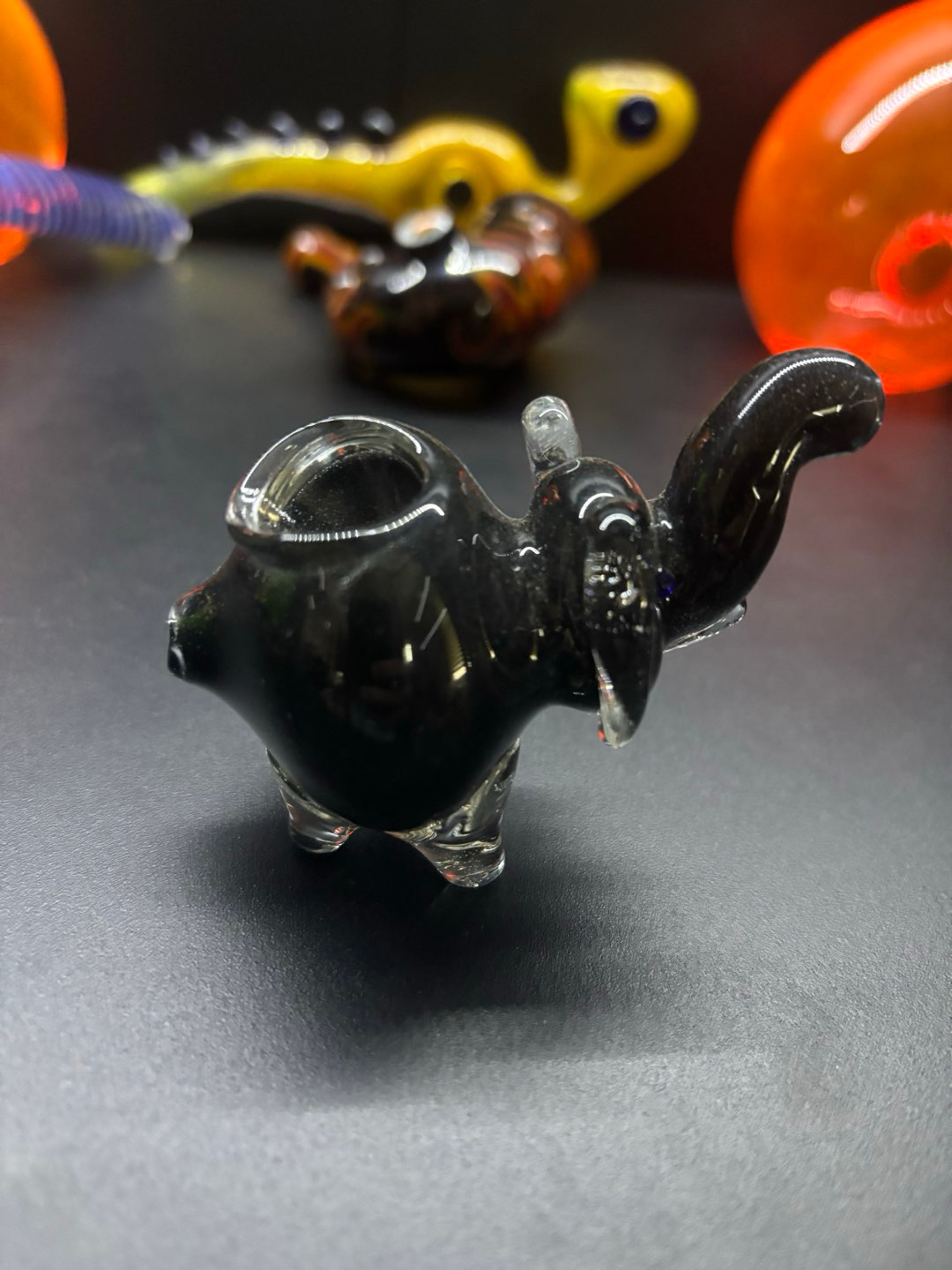Preview pic of Black glass elephant pipe