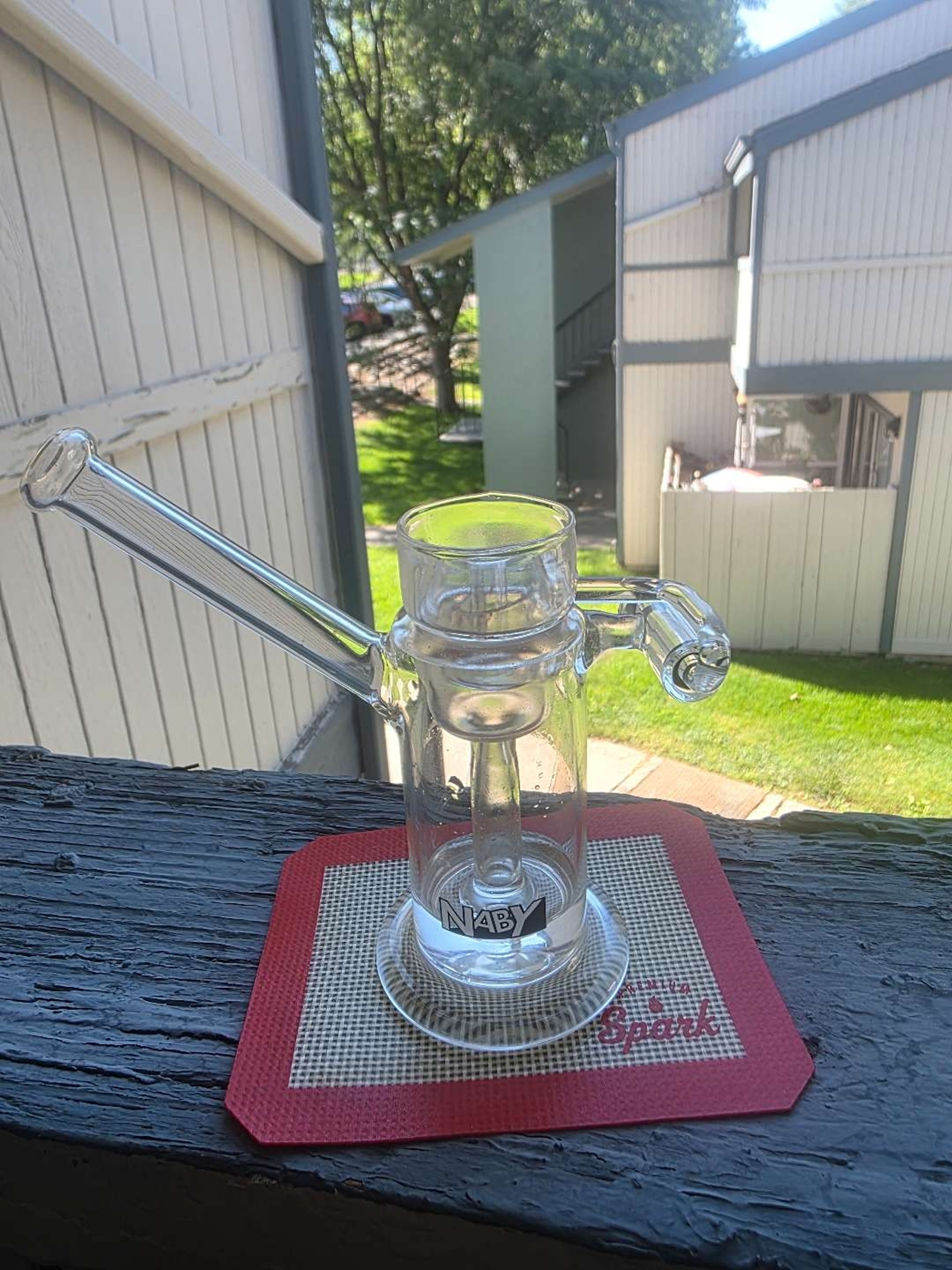 Preview pic of OG v1.0 naby glass with selenium uv reacting accents