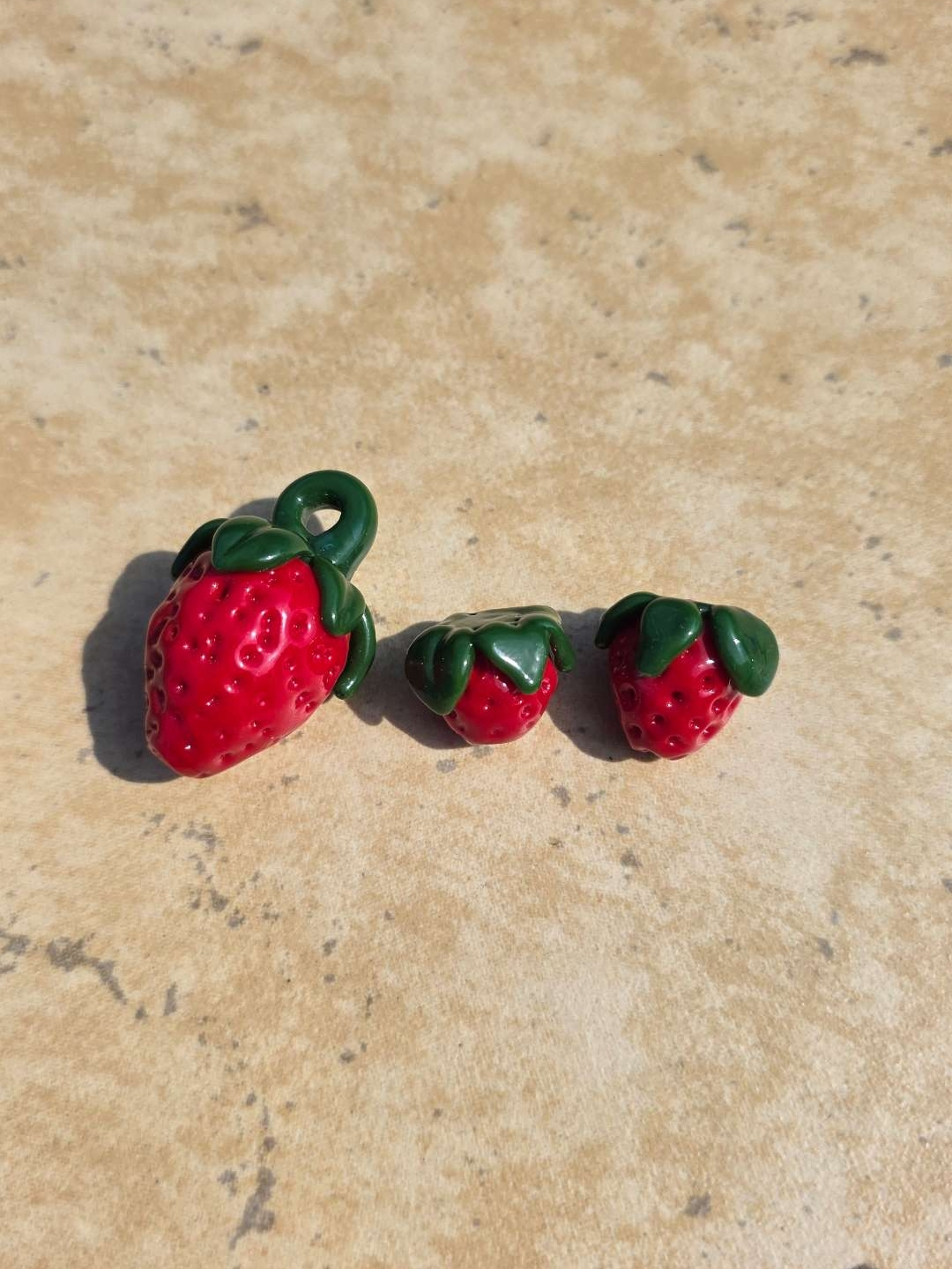 Preview pic of Strawberry earings and pendant