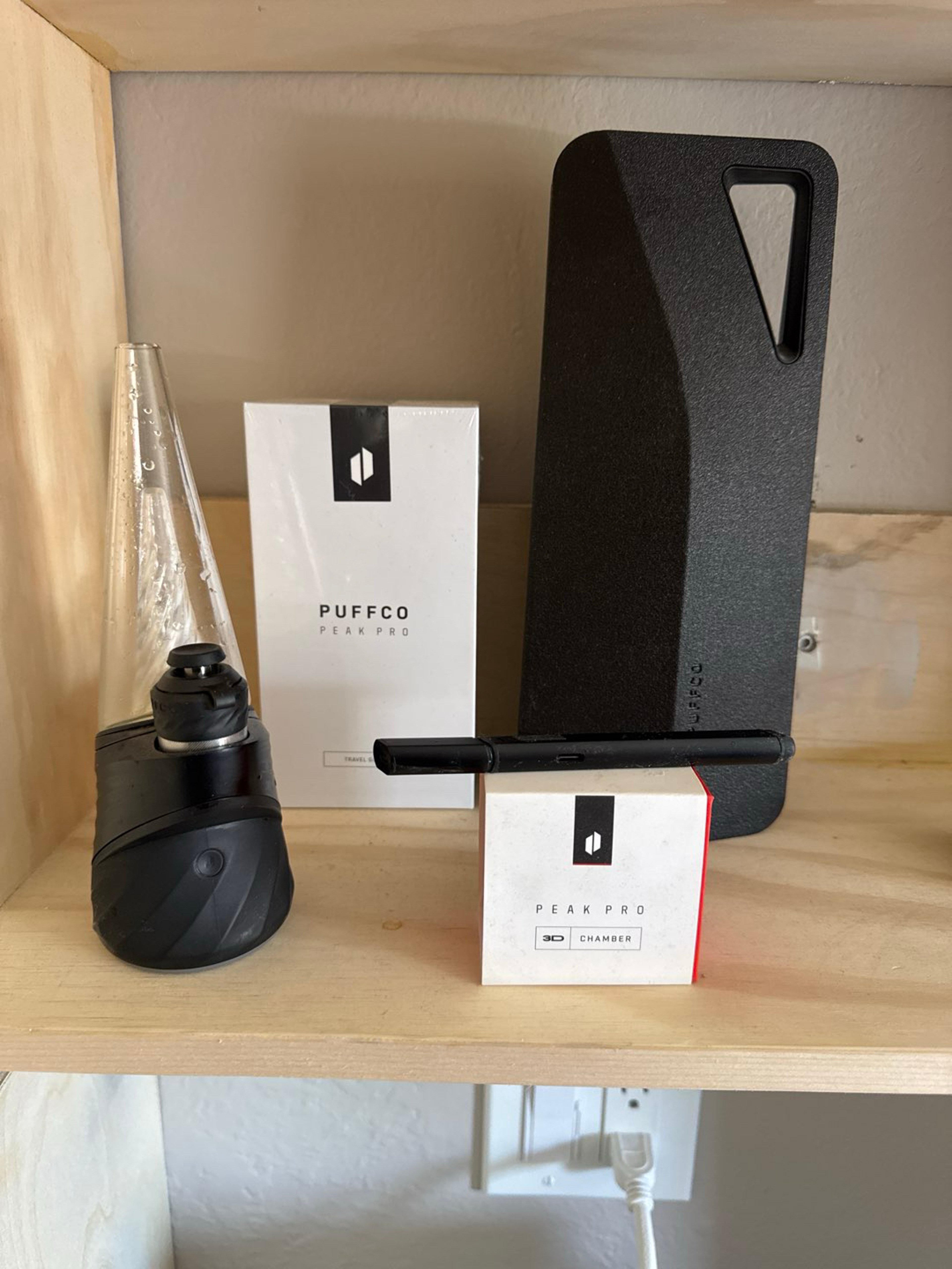 Preview pic of Puffco Peak Pro