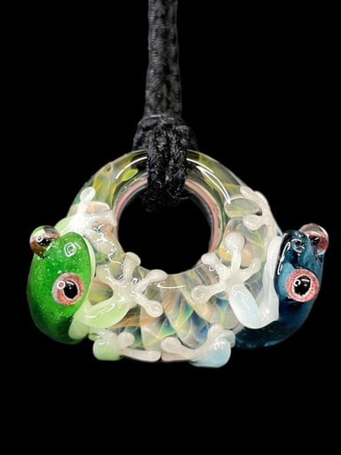 Preview pic of Kengtaro Double Frog Pendant