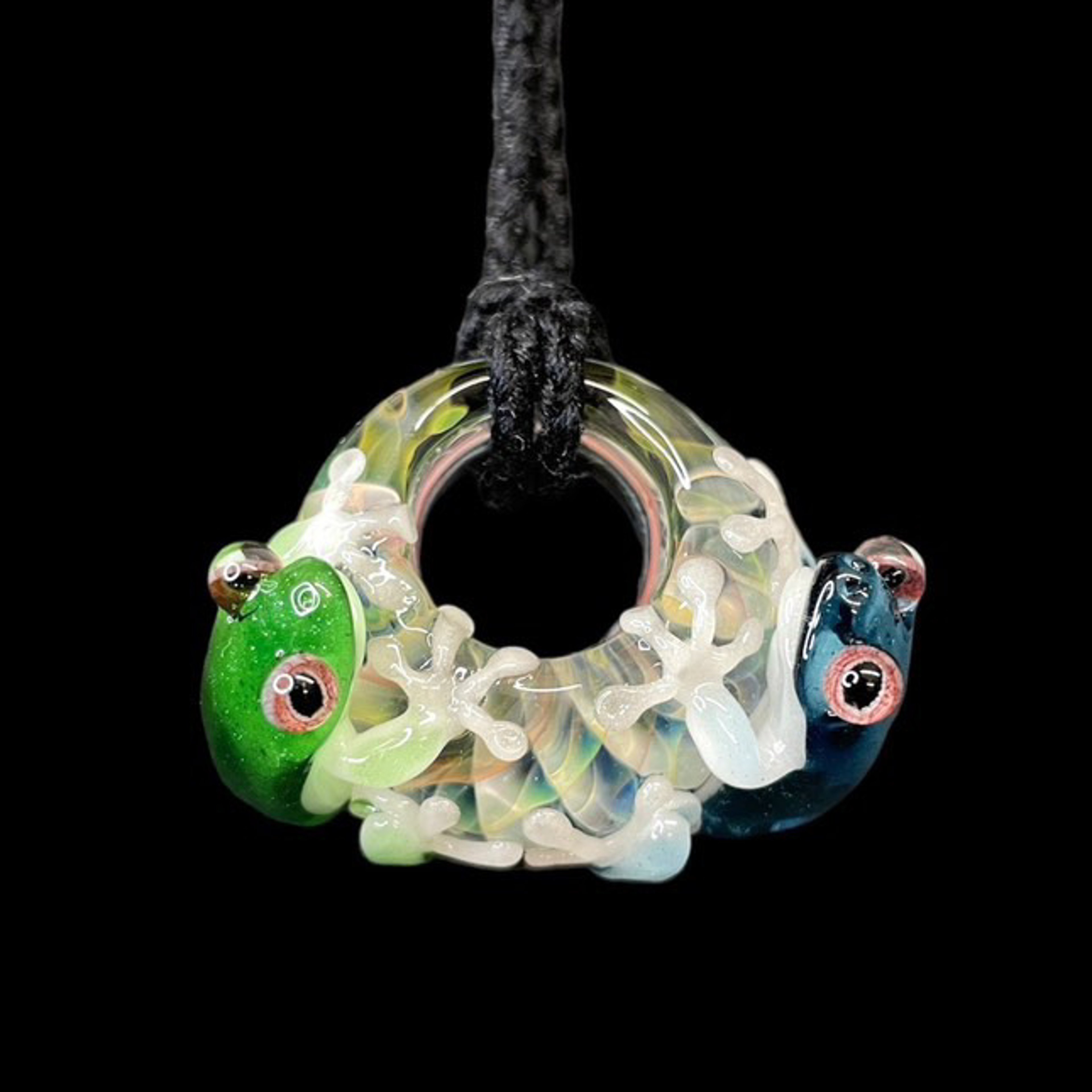Preview pic of Kengtaro Double Frog Pendant