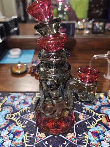 Preview pic of 14mm 2019 rycrafted glass gold ruby / cfl potion only one hes ever made with a stacked mouthpiece like this
