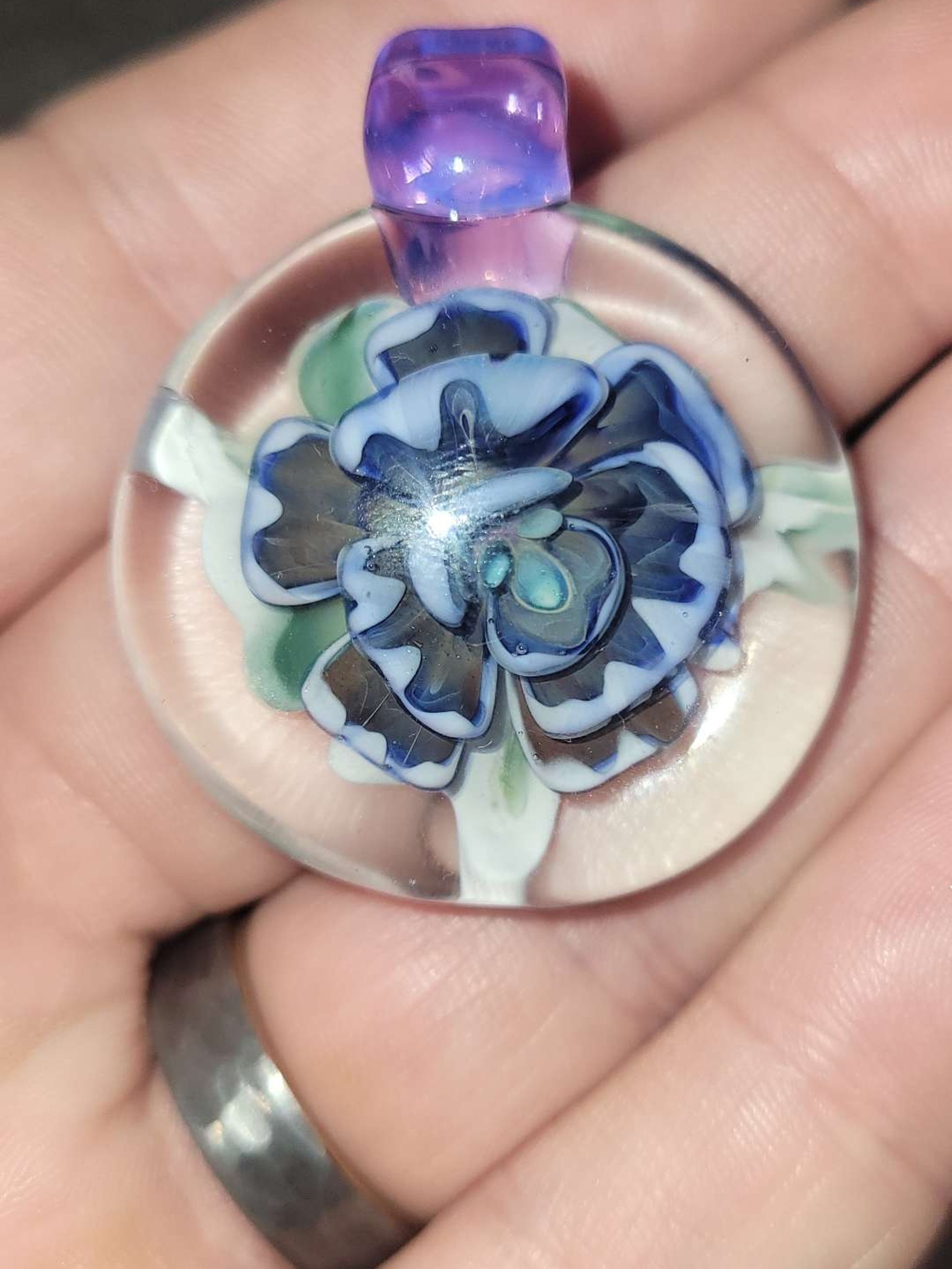 Preview pic of Flower pendant