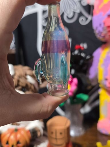 Preview pic of Uzzi Glass Nuka Cola Proxy bubbler