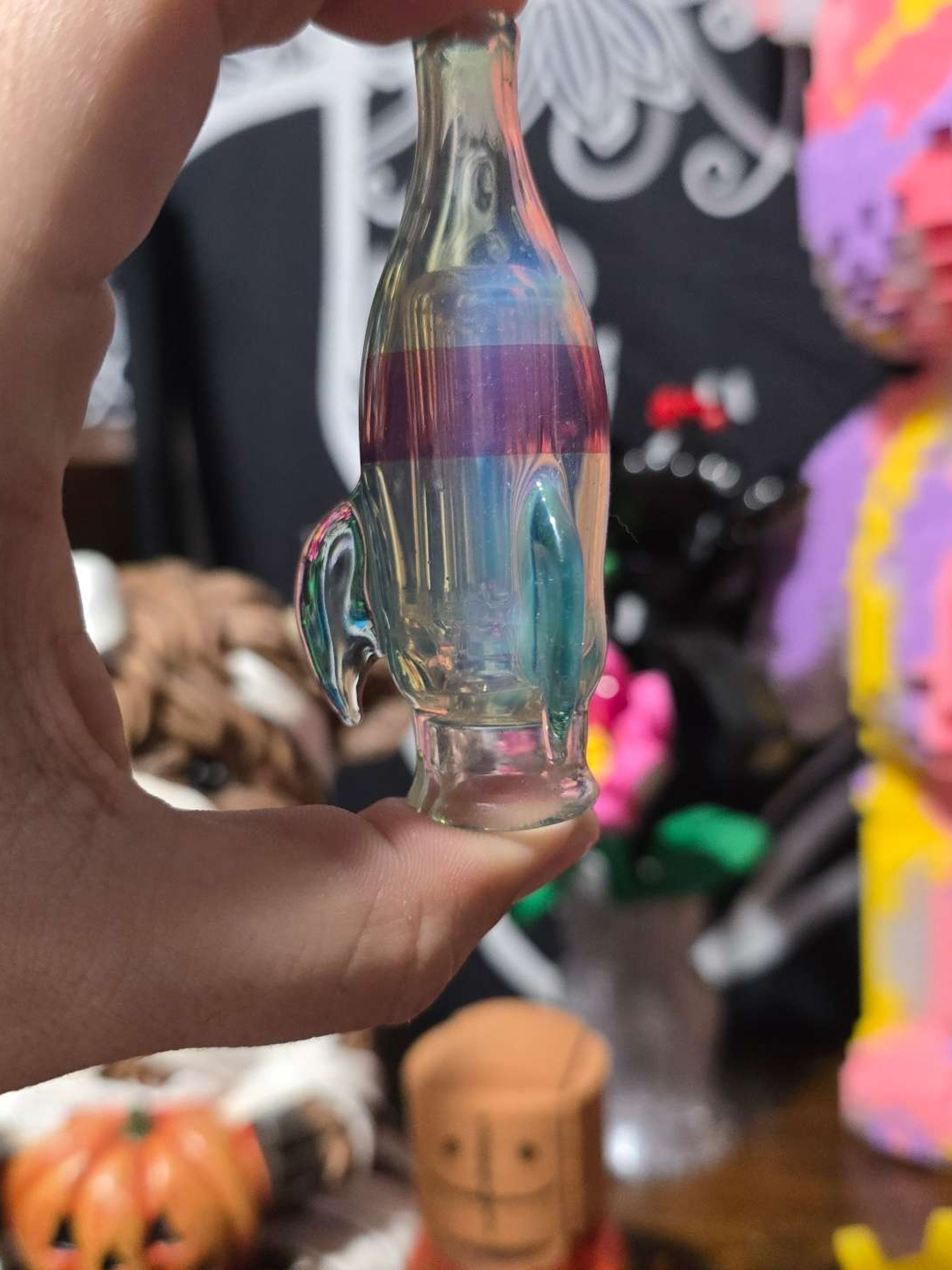 Preview pic of Uzzi Glass Nuka Cola Proxy bubbler