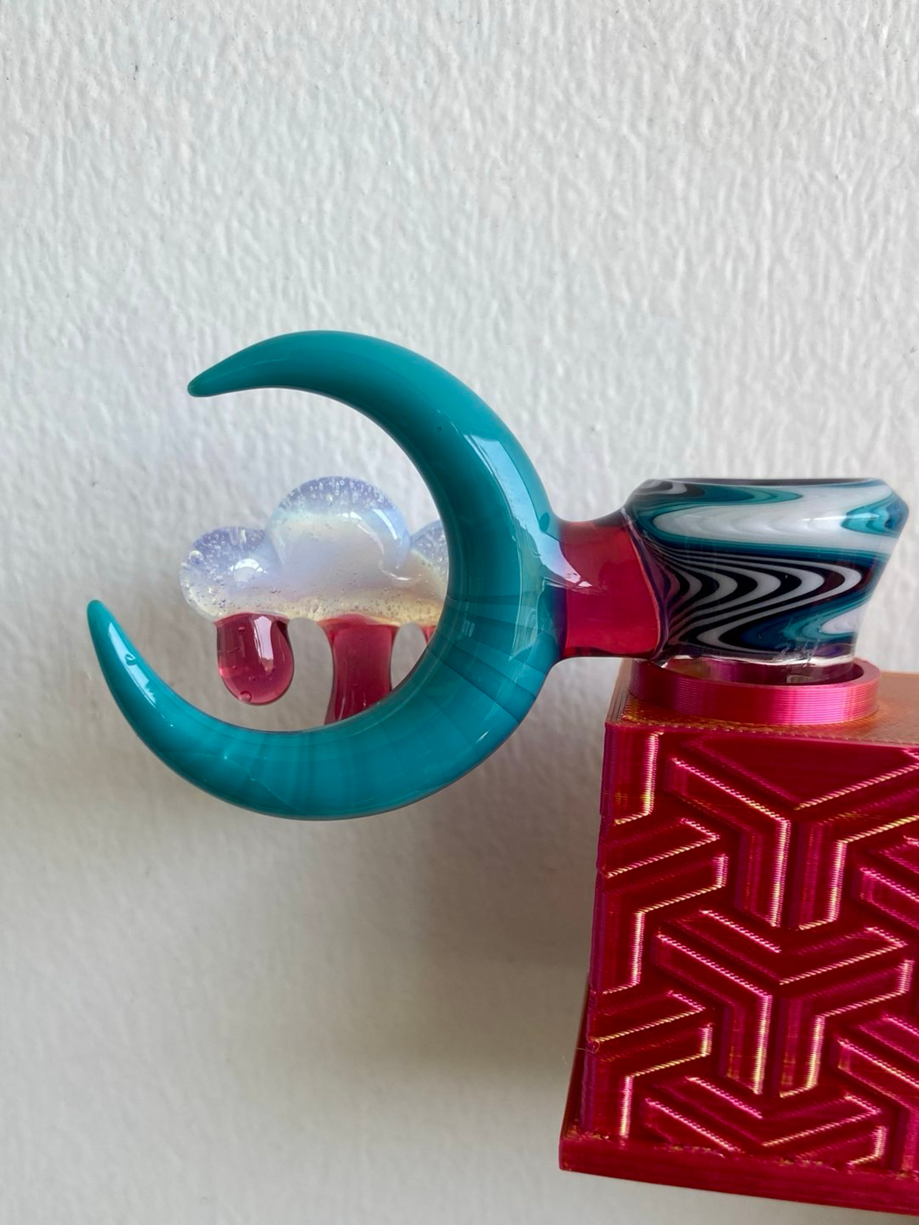Preview pic of Opaque Aqua/Telemagenta Crescent cloud 18mm slide