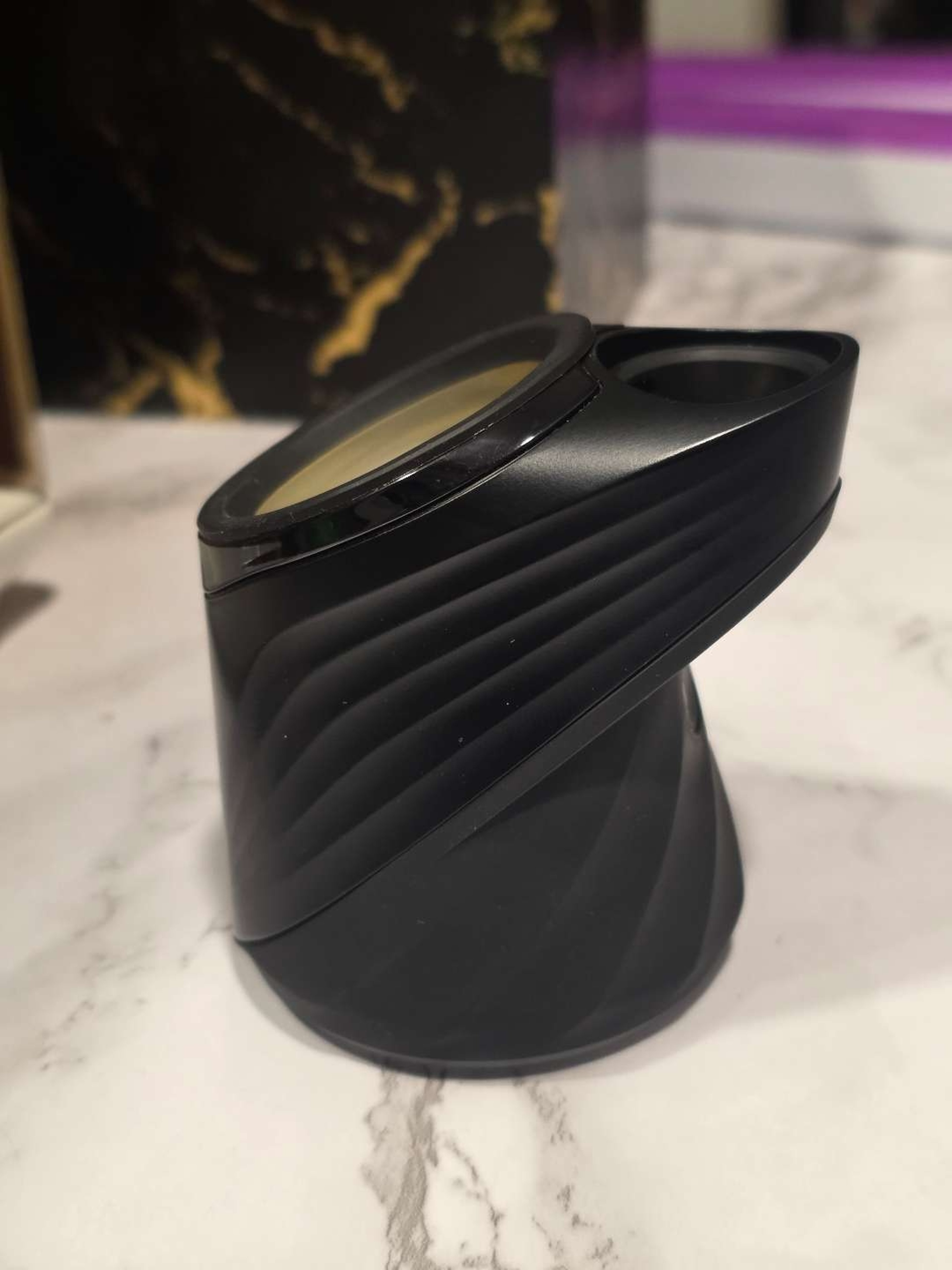 Preview pic of Puffco Peak Pro Onyx