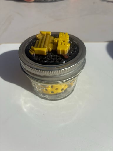 Preview pic of Magnetic wax dunk bucket.