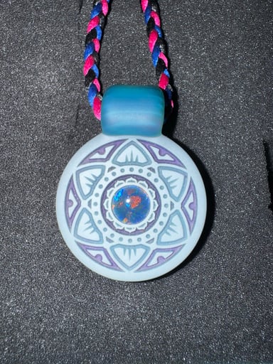 Preview pic of Glass maze pendant