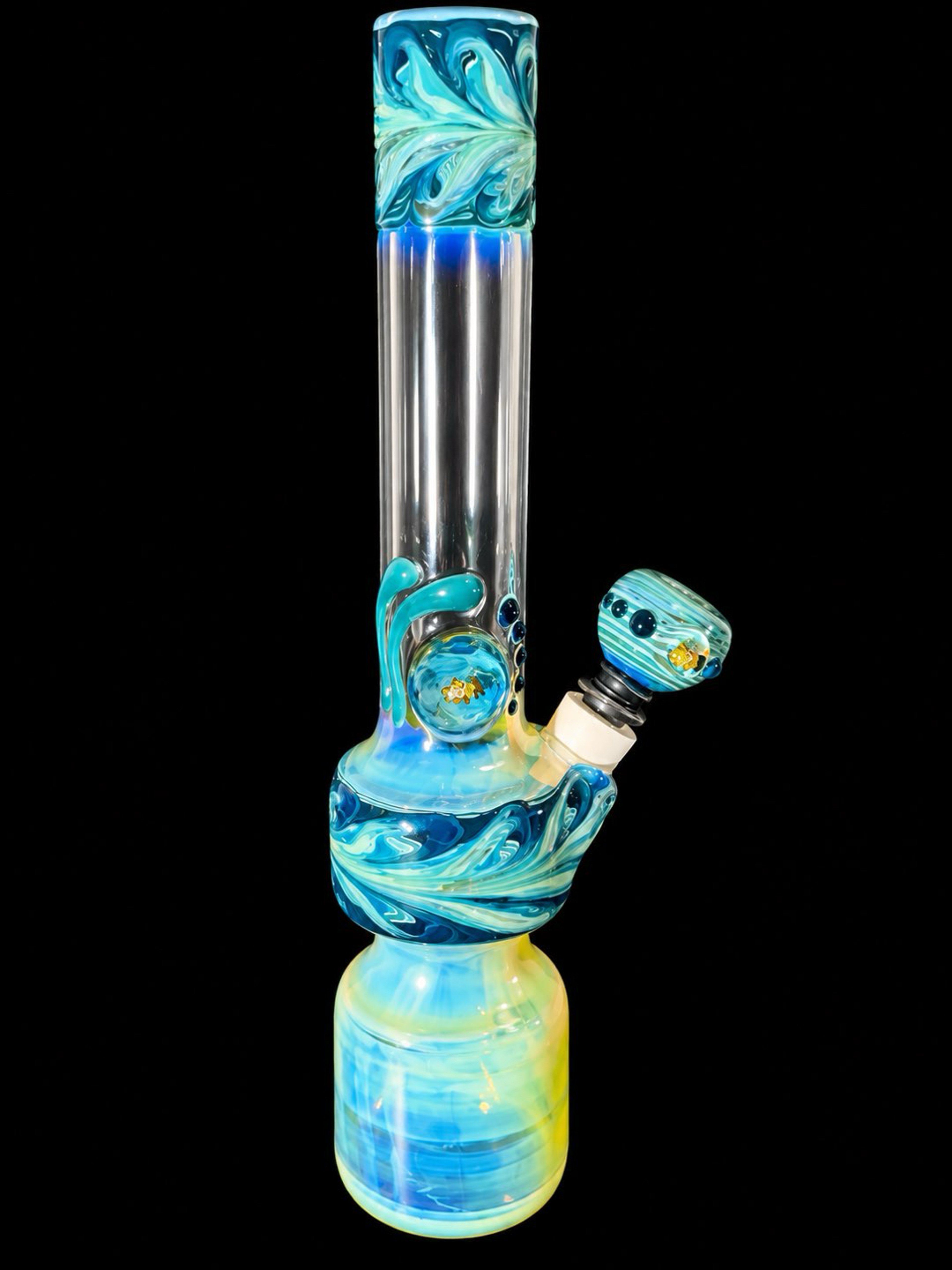 Preview pic of Chong artist cup holder bong 420