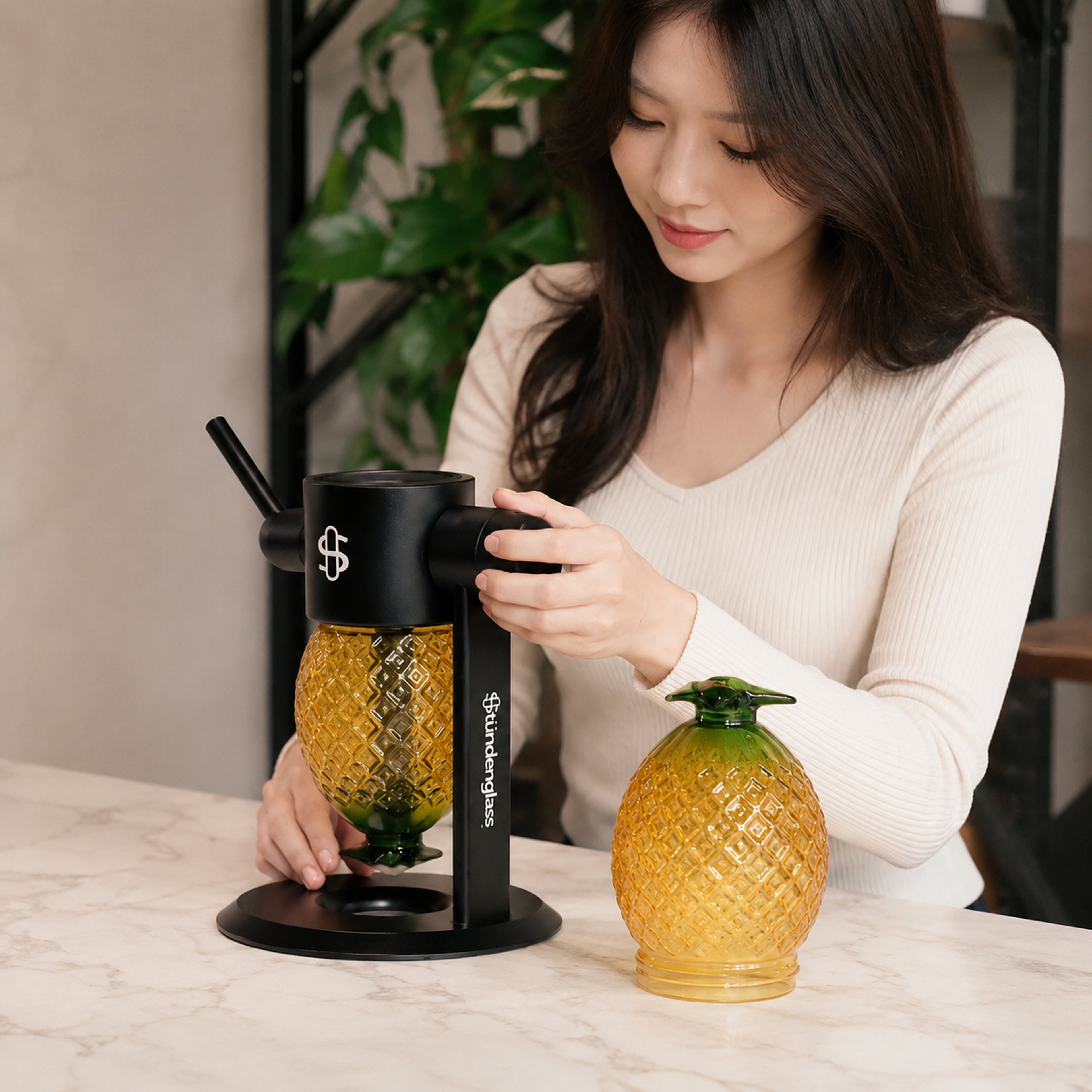 Preview pic of Stundenglass Pineapple Globe Gravity Hookah Bong Water Pipe