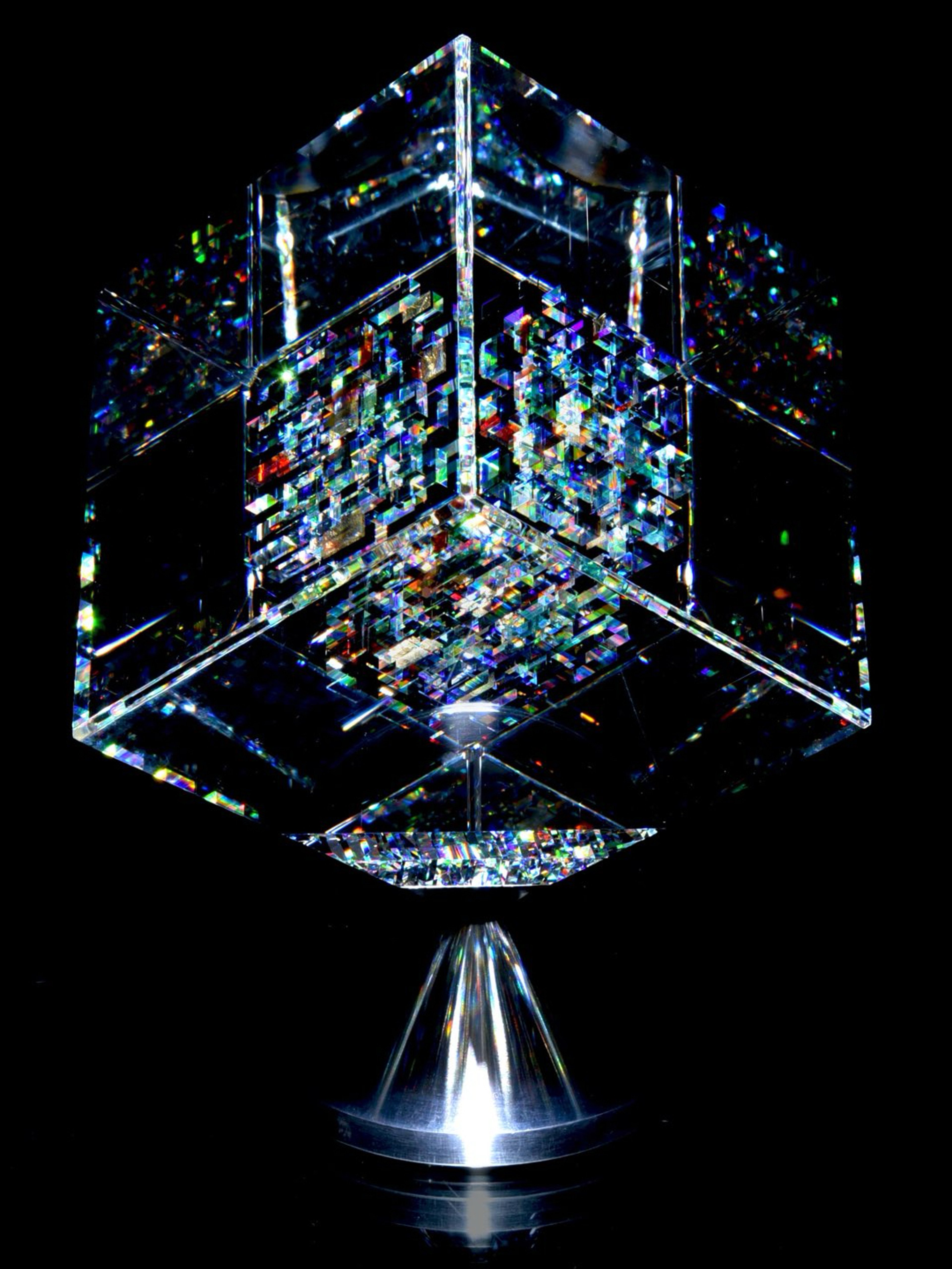 Preview pic of Jon Kuhn - "Depth" Small-size Coldworked & Laminated Kinetic Glass Cube