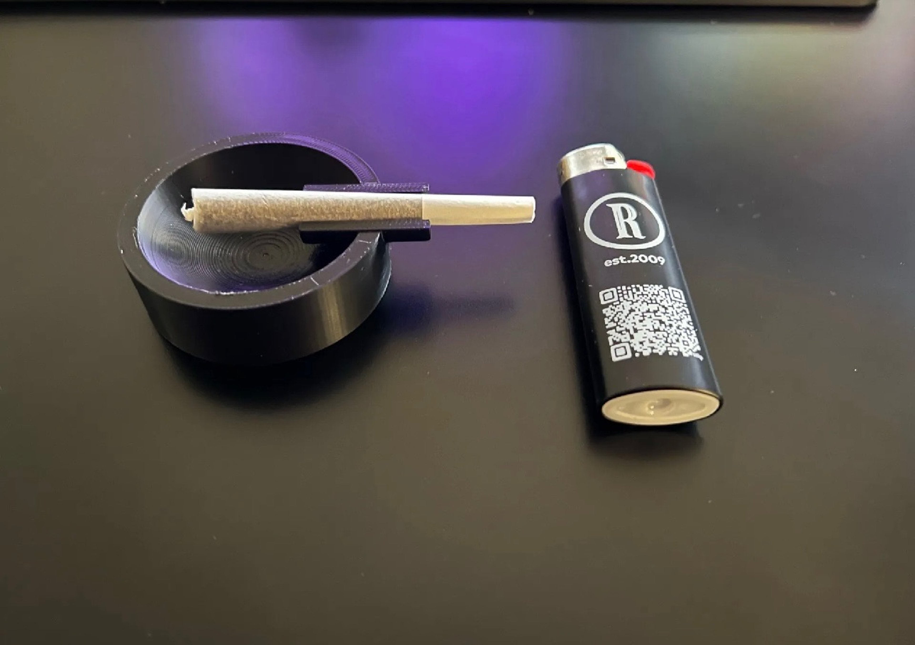 Pocket-Sized Personal Ashtray Built-In Joint Cradle (Multiple Colors Available) image 0