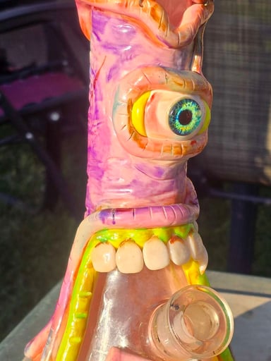 Preview pic of Phoenix Star 12.5" 3D One-Eyed Monster Resin Beaker