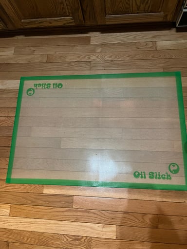 Preview pic of Oil slick XL slab mat
