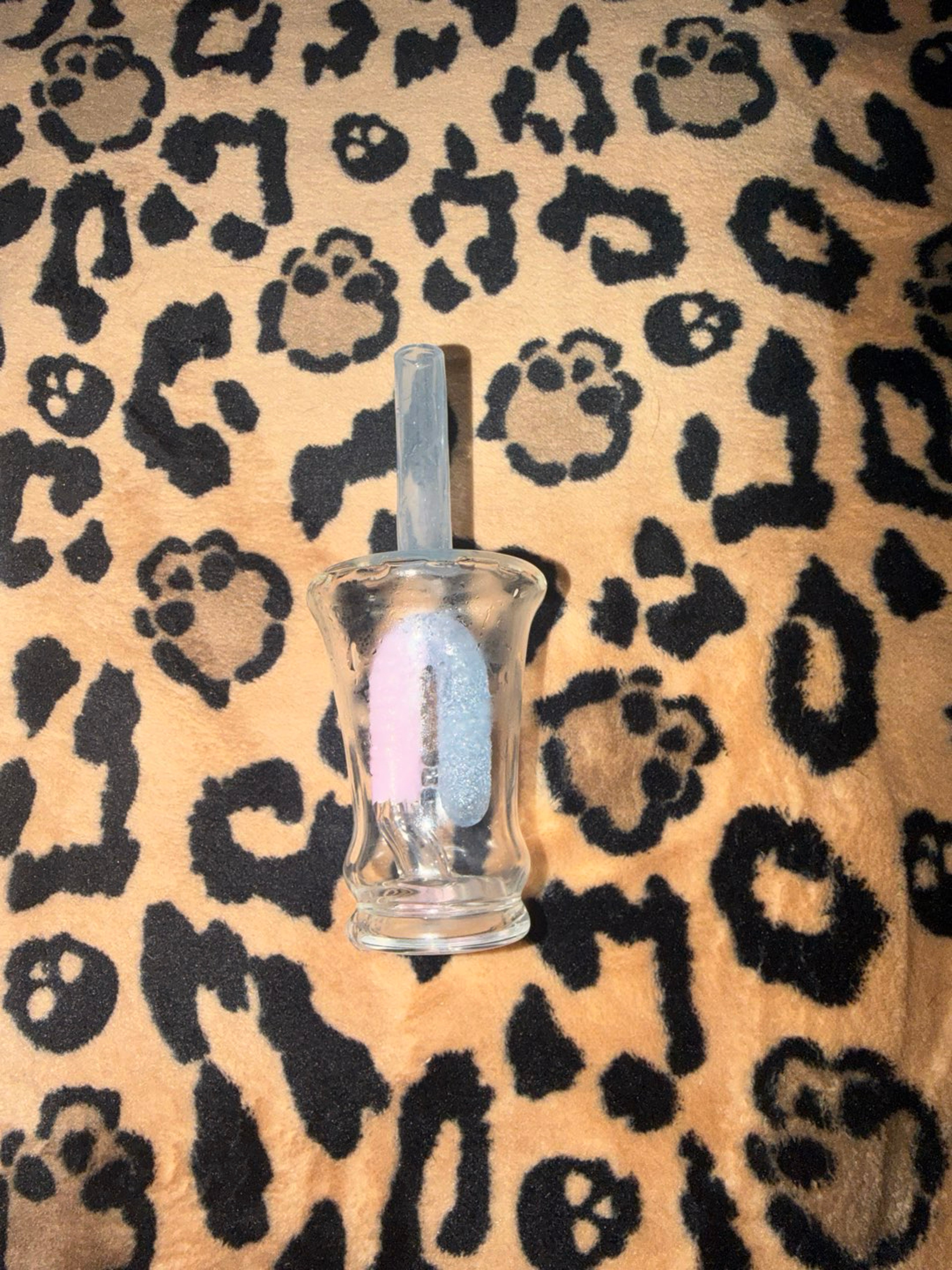 Preview pic of Emperial glass gummy puffco cup