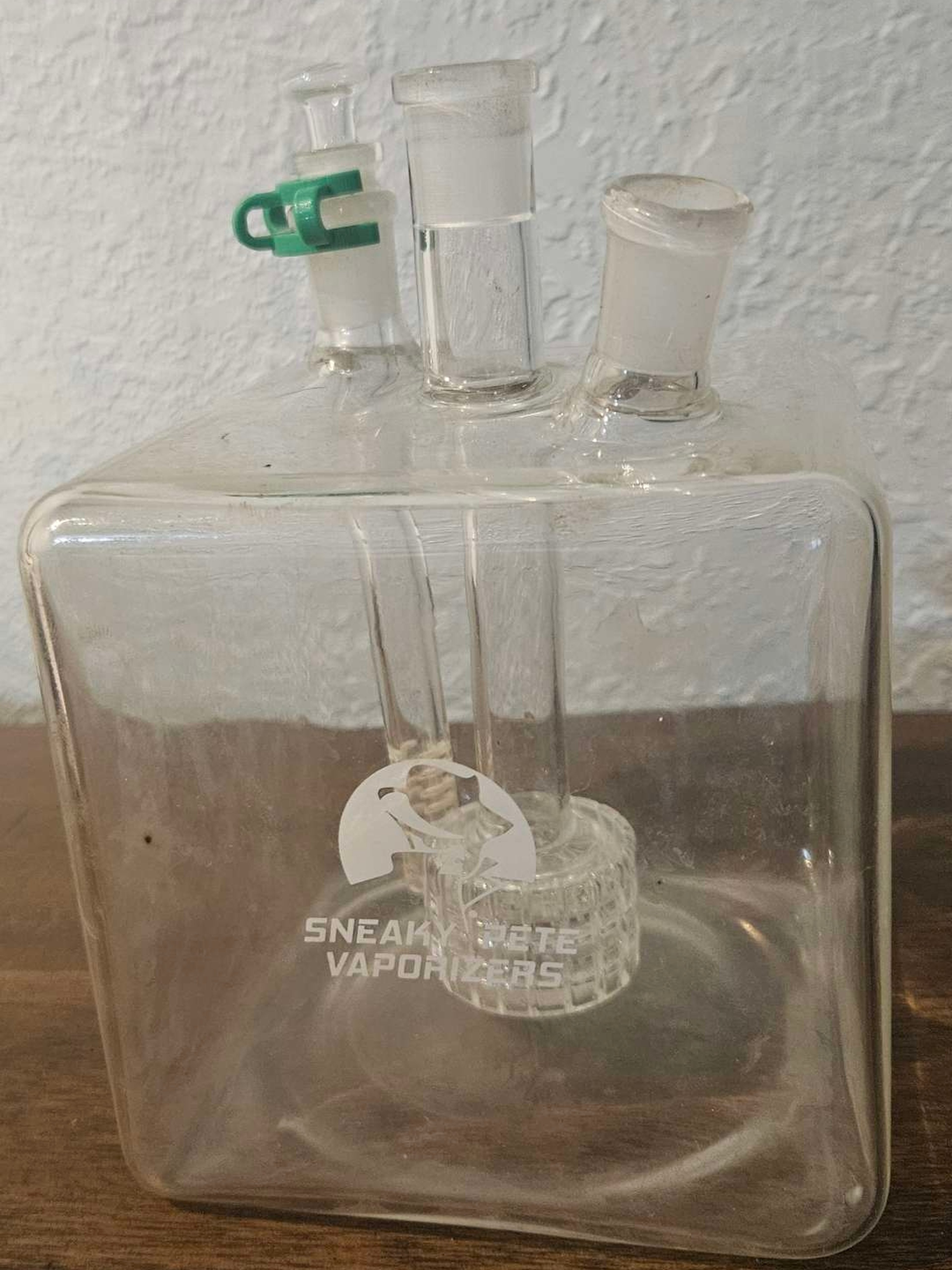 Preview pic of Sneaky Pete Cube Bong