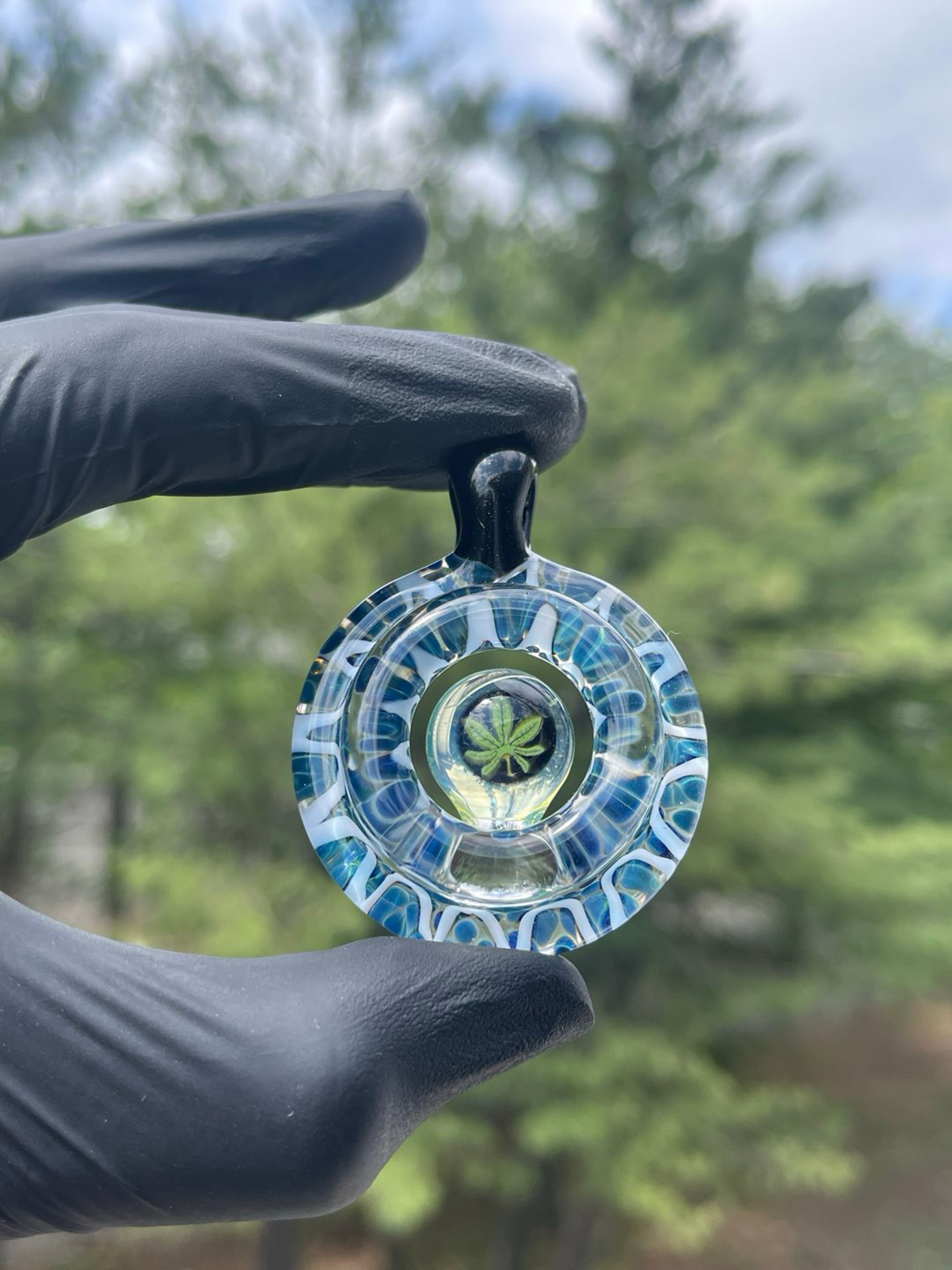 Preview pic of Optical Illusion Pendant Fan Leaf
