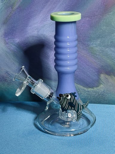 Preview pic of Purple green glass bong with glass fish accent