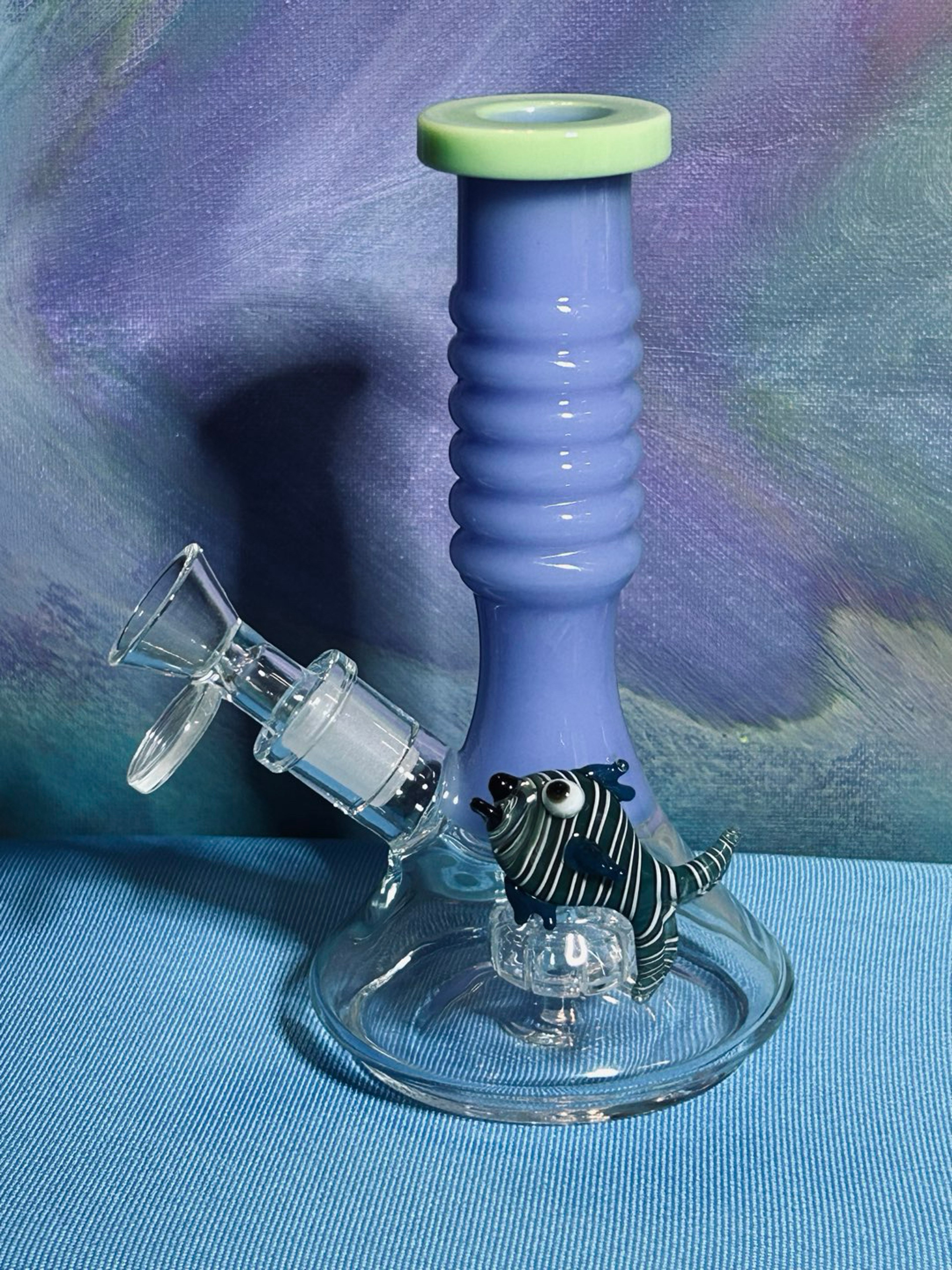 Preview pic of Purple green glass bong with glass fish accent