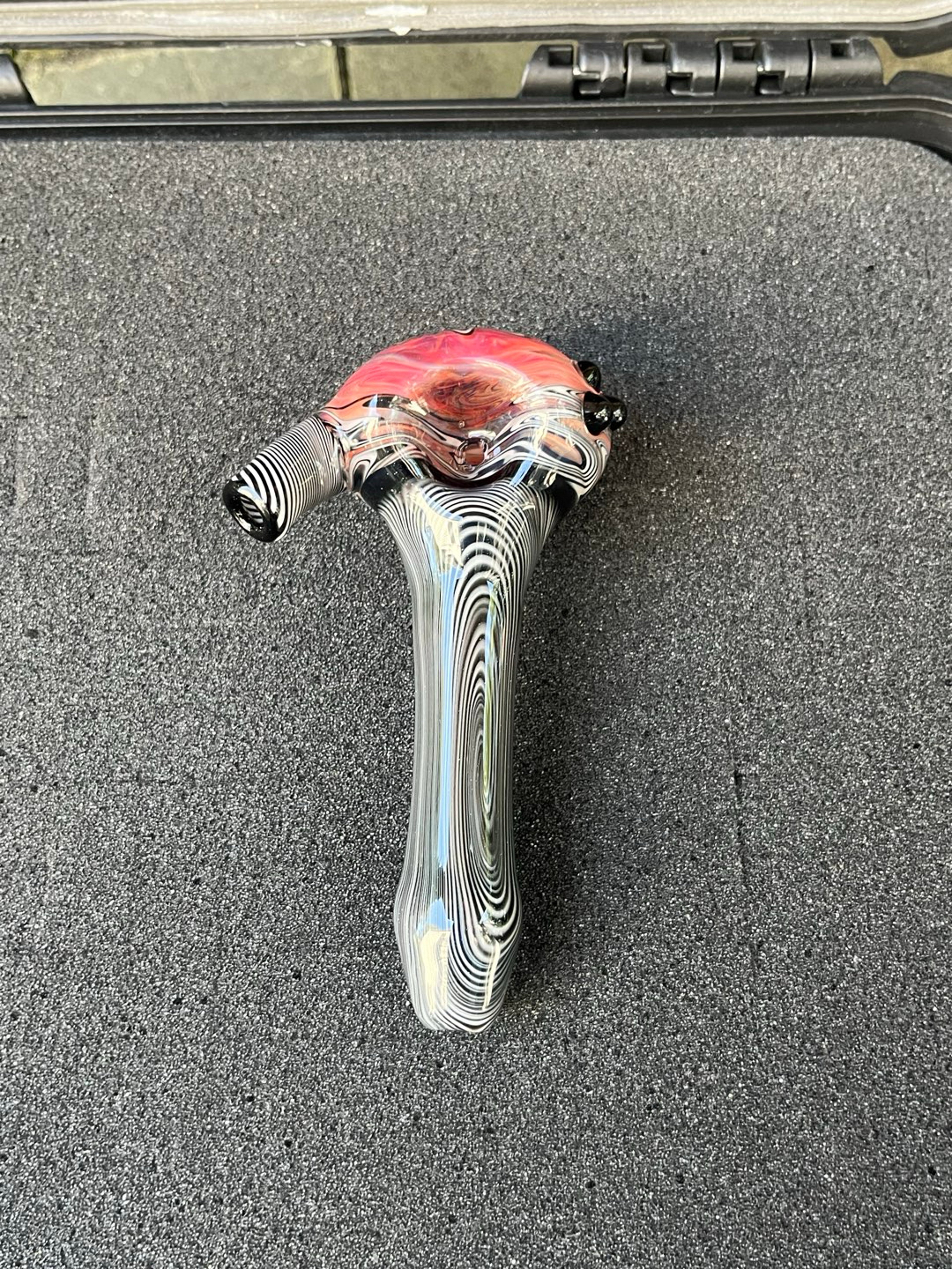Preview pic of Line work spoon pipe